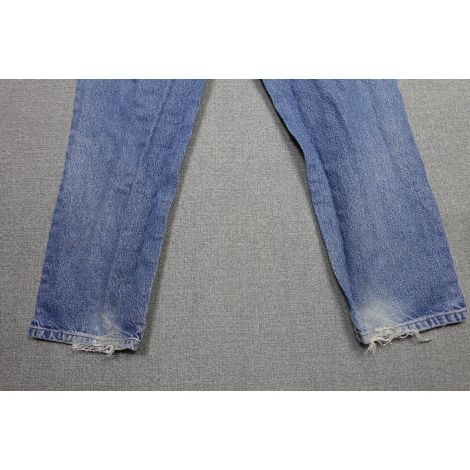 Carhartt VINTAGE Carhartt Jeans Men 40x30 Blue Relaxed Fit Light Wash B17-DST Size US 40 / EU 56 - 7 Thumbnail