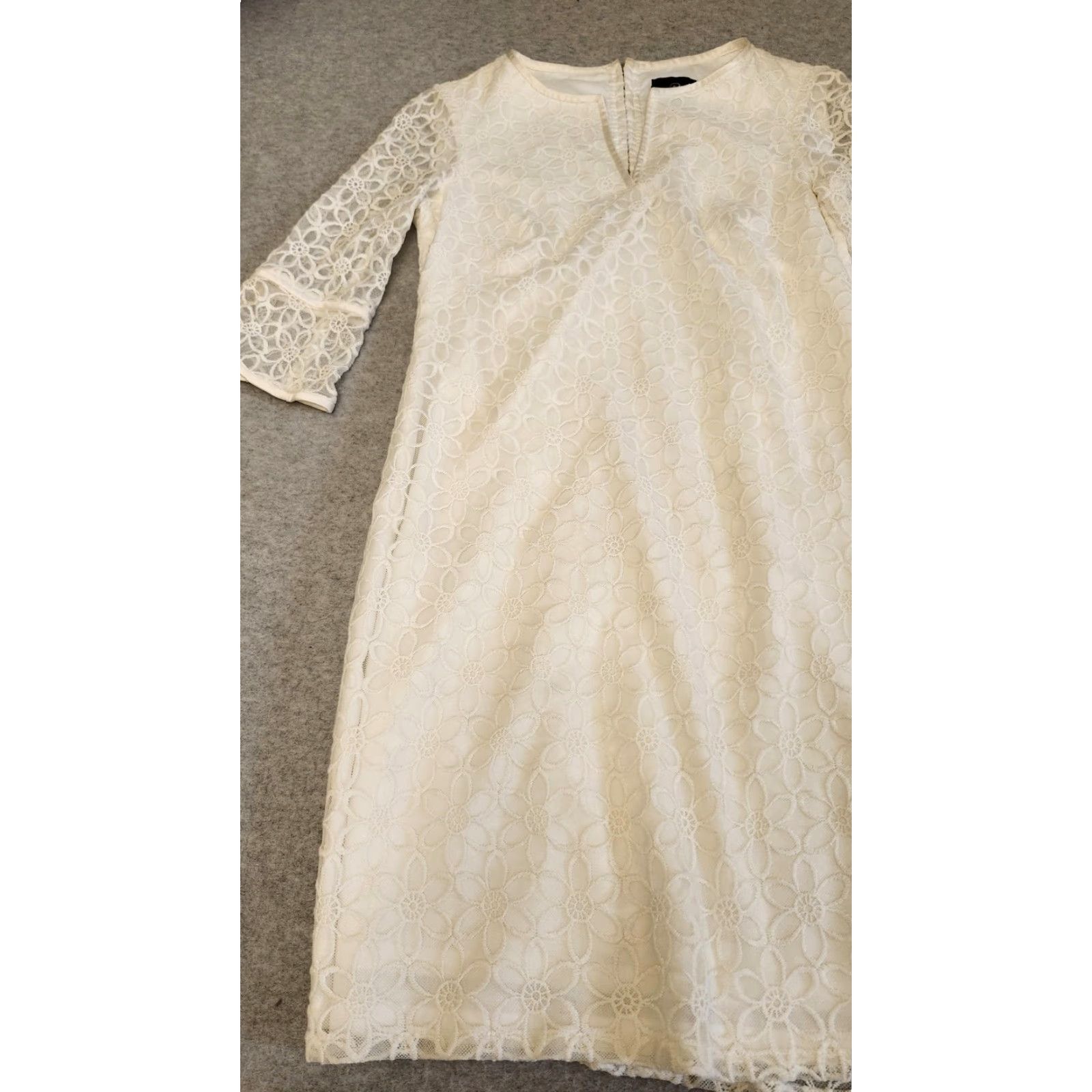 Adrianna Papell VINTAGE Adrianna Papell Dress Womens 4P Ivory Floral Lace Sheath Bell Sleeve Cocktail Size S / US 4 / IT 40 - 3 Thumbnail