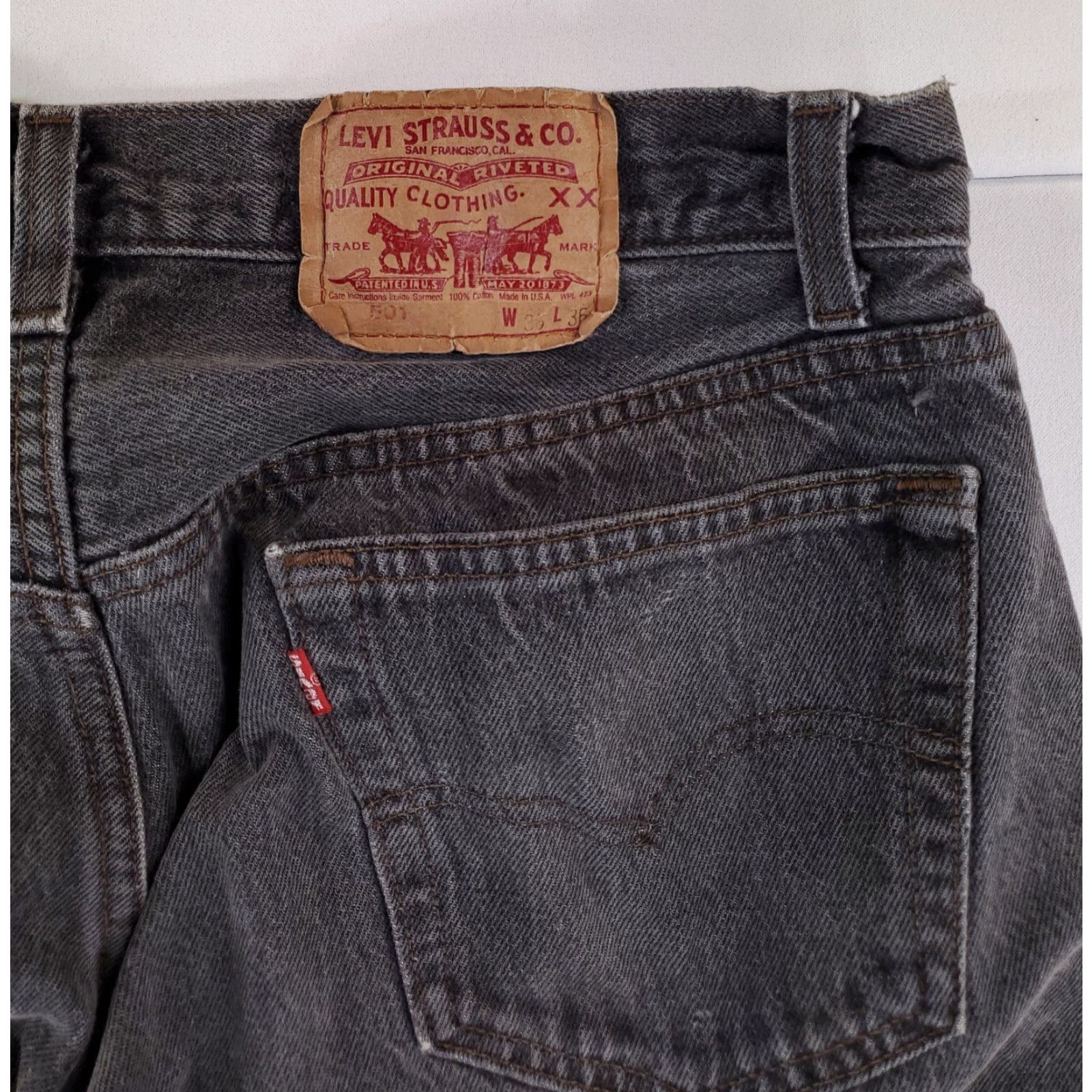 Levi's VINTAGE Levi's 501 Jeans Black Button Fly Mens 34 x 35 Actual 80s Straight Size US 34 / EU 50 - 3 Thumbnail