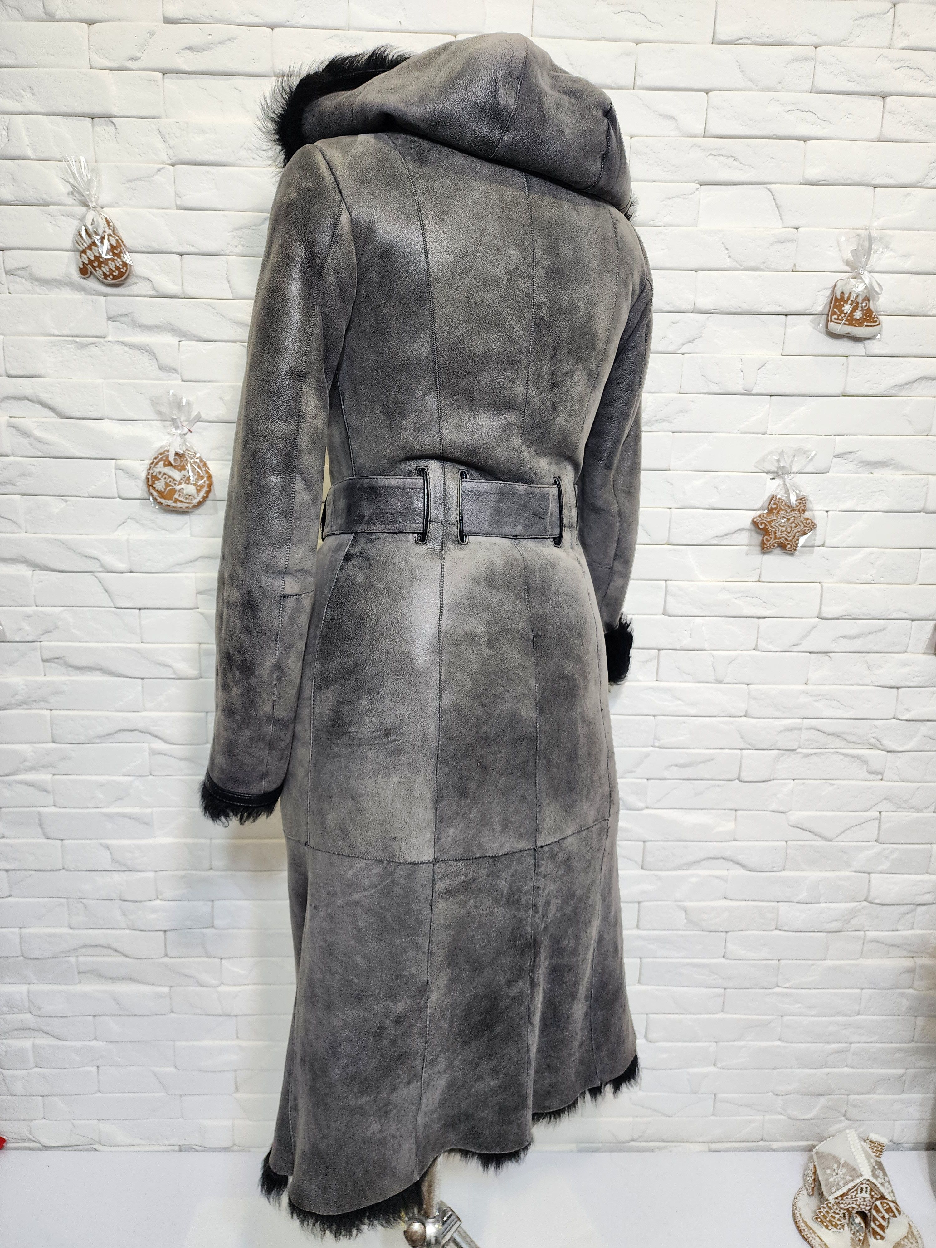 Furla Gray Sheepskin Hooded Coat: Women's Fur Button-Up Coat Size M / US 6-8 / IT 42-44 - 5 Thumbnail