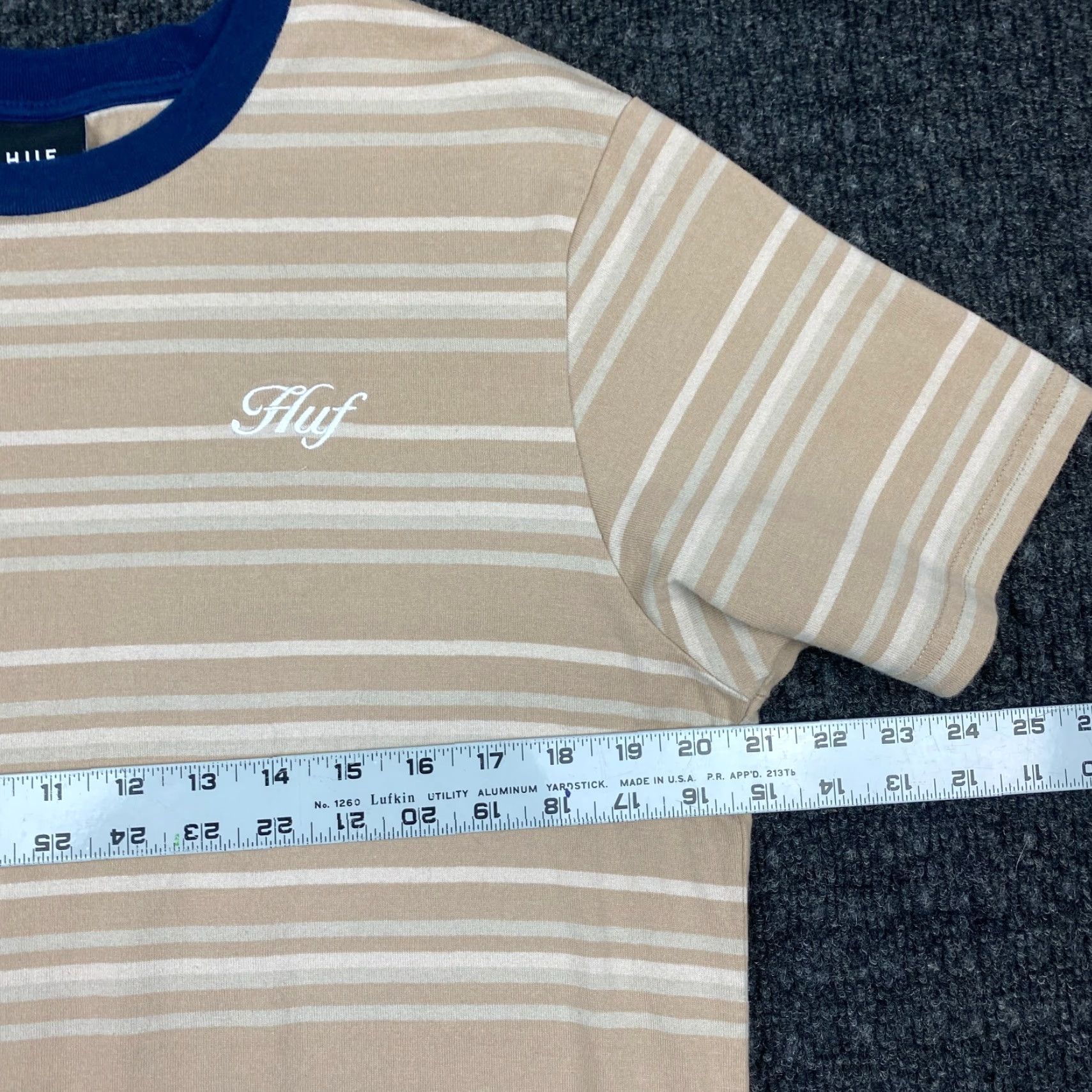 Huf VINTAGE HUF Embroidered Striped Black Blue White Red Skater XL Tee T-Shirt Shirt Unisex Adults Mens Womens Size US L / EU 52-54 / 3 - 5 Thumbnail