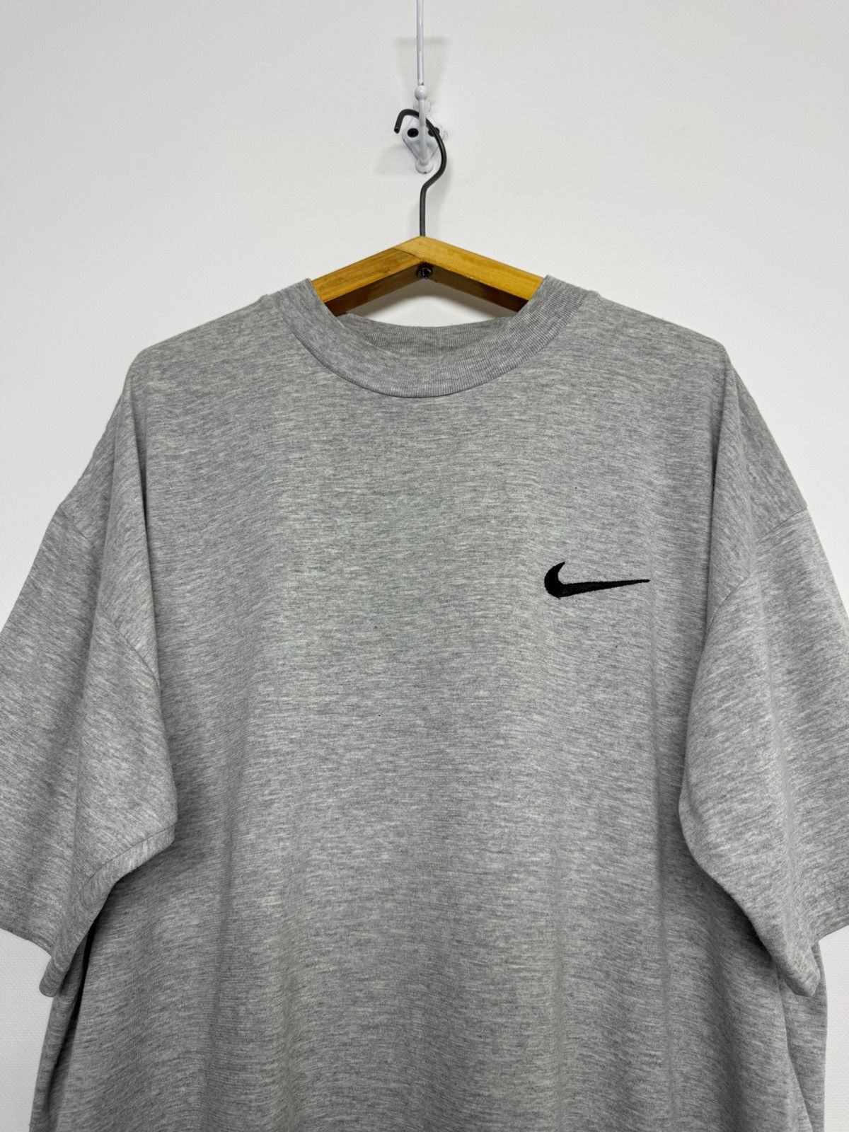 Nike Vintage Y2K Nike Small Swoosh Logo T Shirt 00’s Size US M / EU 48-50 / 2 - 2 Thumbnail