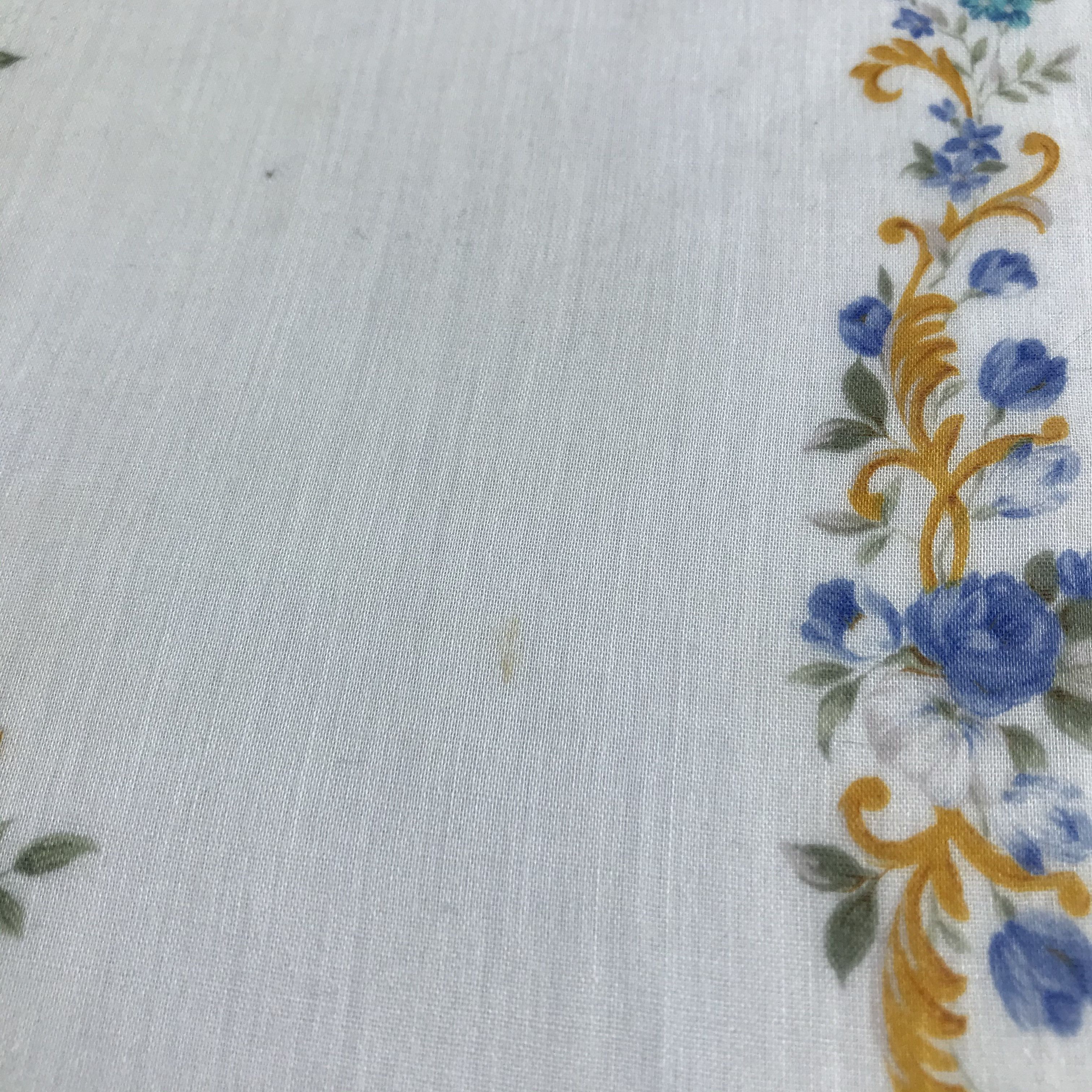 Vintage Valentino Garavani Handkerchief Neckerchief Bandana H1078 Size ONE SIZE - 5 Thumbnail