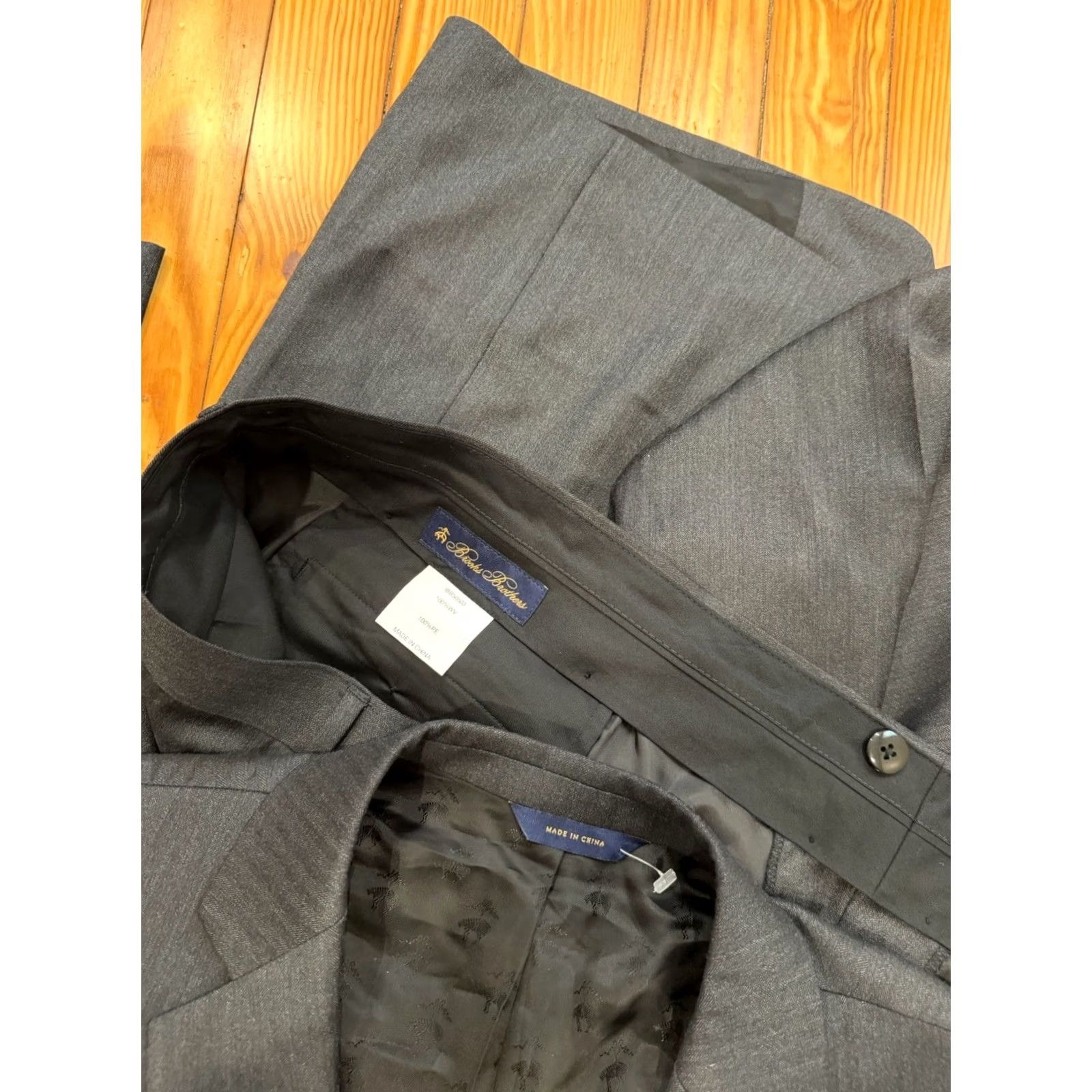 Brooks Brothers Brooks Brothers 2 Piece Suit Mens 48L 50xUNF Gray Wool Notch Lapel 2 Button Single-Breasted Pants Jacket Blazer Closet Classic Business Size 48 Mens Size 48R - 3 Thumbnail