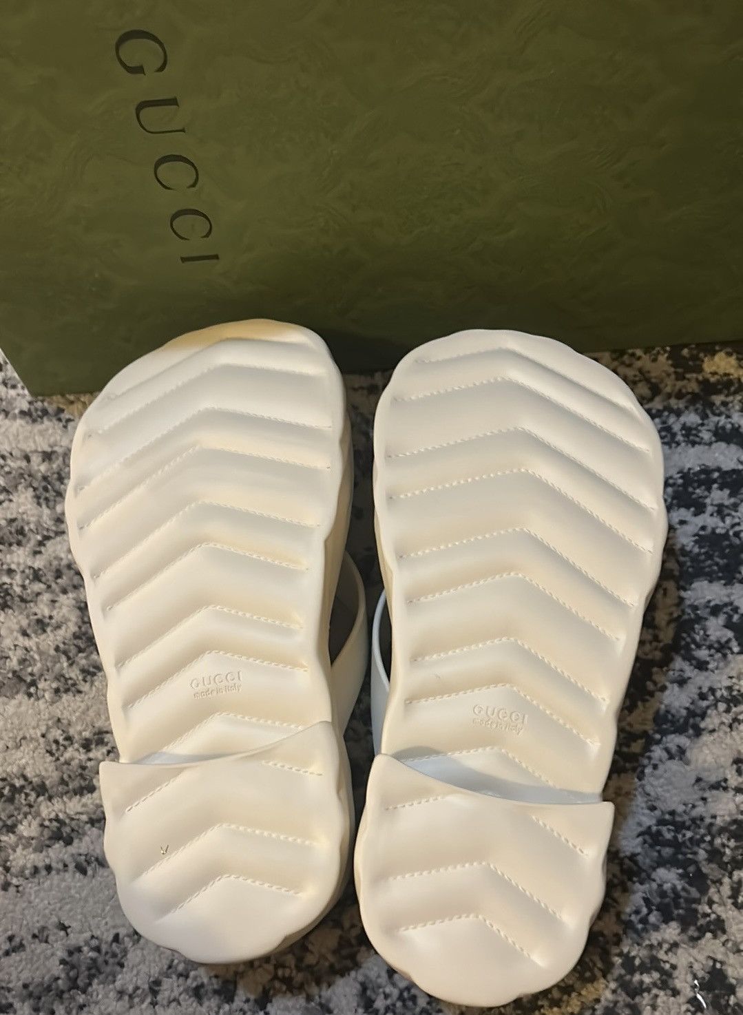 Gucci Gucci Thong Platform Sandal size 40 Mystic White Size US 10 / IT 40 - 6 Thumbnail