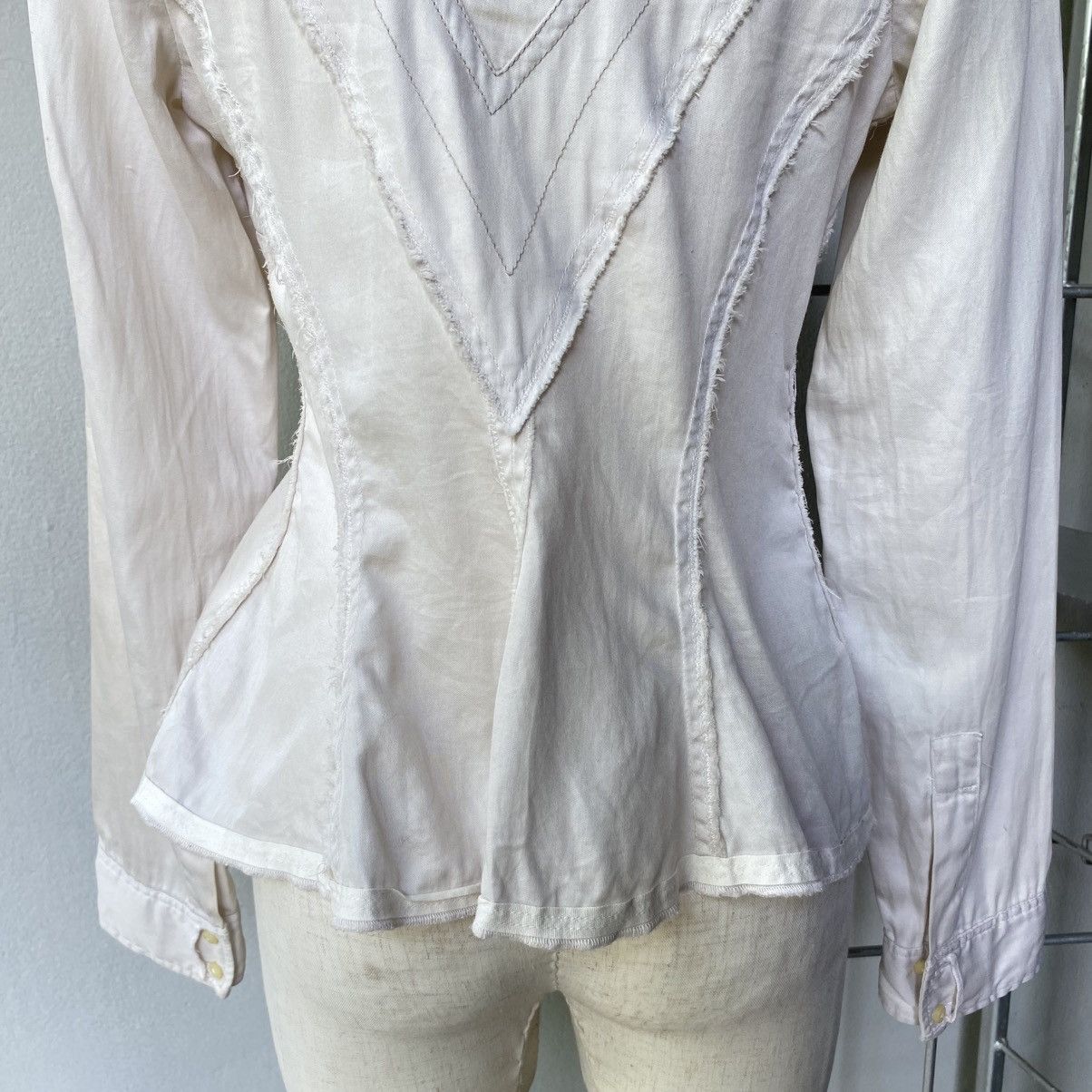 Marithe + Francois Girbaud MARITHE + FRANÇOIS GIRBAUE Grey V-Neck Button-Up Shirt Size S / US 4 / IT 40 - 10 Thumbnail