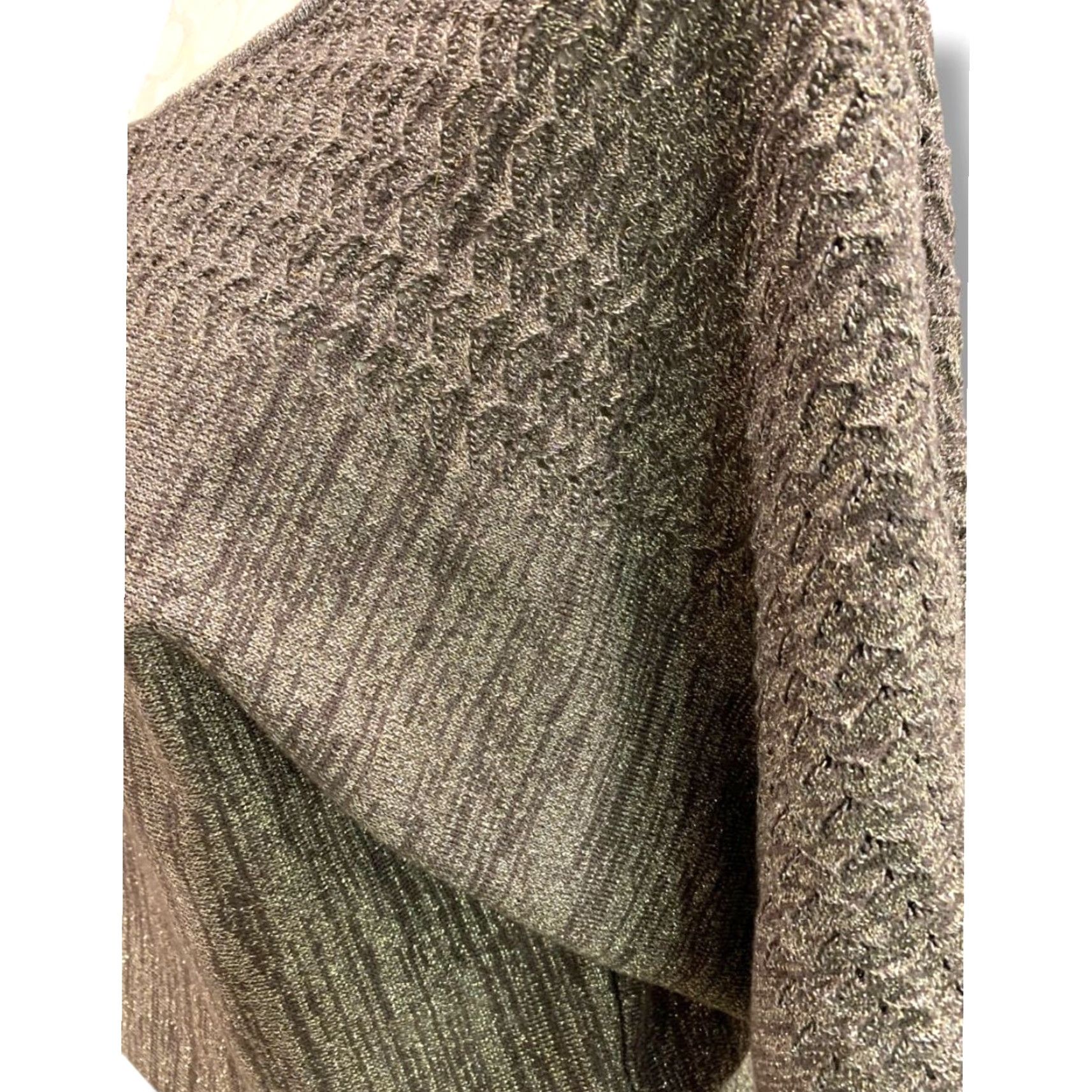 Vintage VINTAGE United States Sweaters Pullover Womens Size M Metallic Sparkle Banded Waist Brown 64% rayon 28% polyester 8% metallic Womens 60s? Size M / US 6-8 / IT 42-44 - 4 Thumbnail