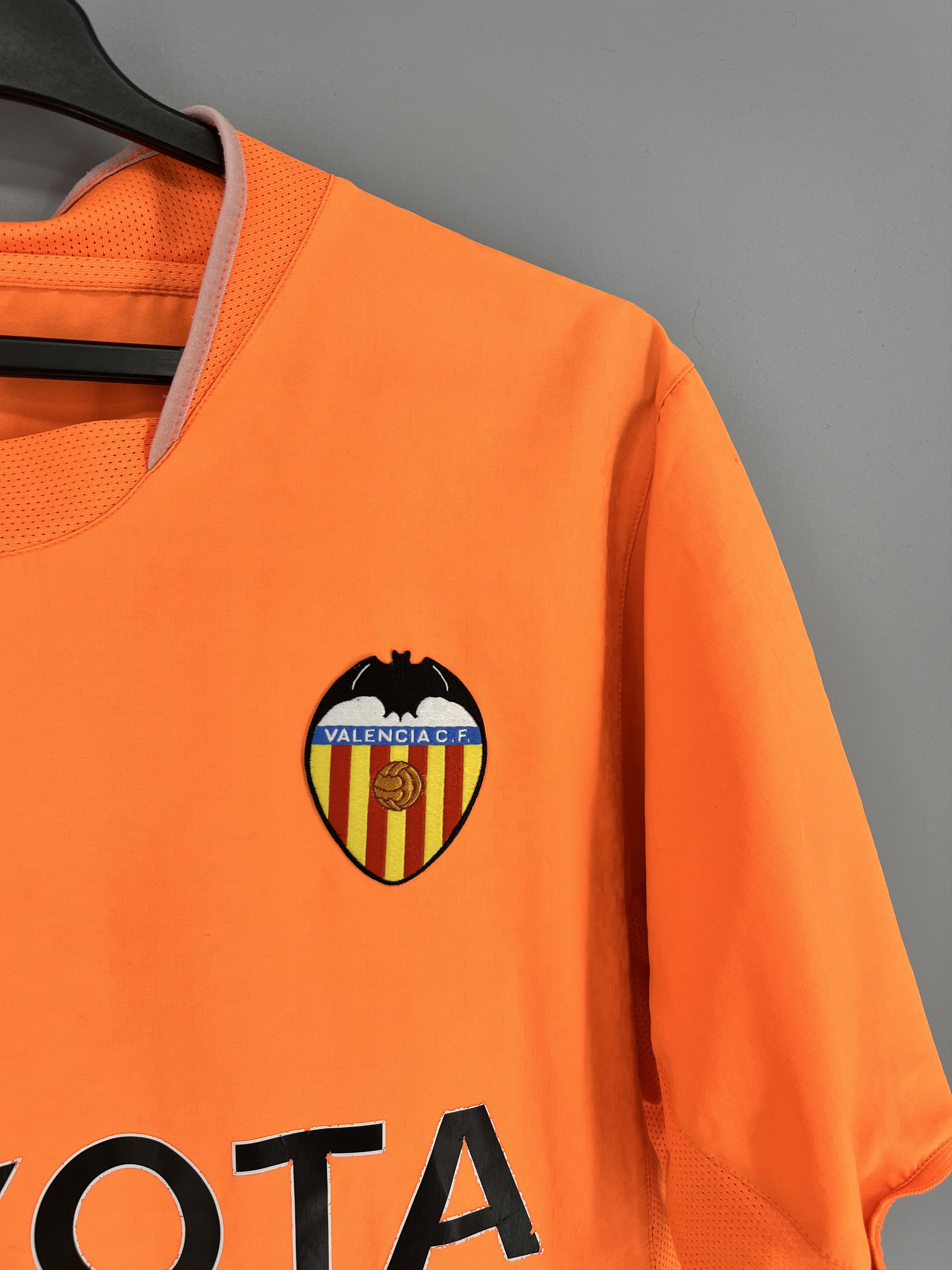 Vintage VALENCIA 2003-2004 AWAY FOOTBALL SHIRT JERSEY Size US L / EU 52-54 / 3 - 8 Thumbnail