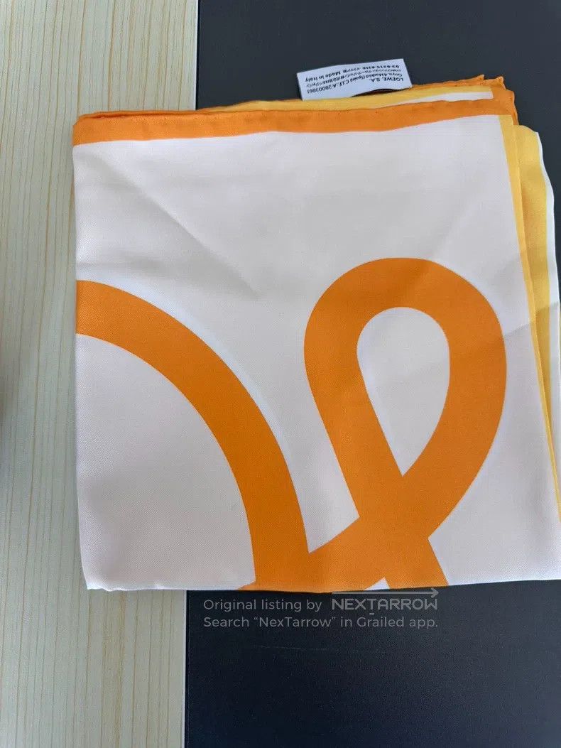 Loewe Loewe size 90*90cm Orange and white color block silk scarf Size ONE SIZE - 4 Thumbnail