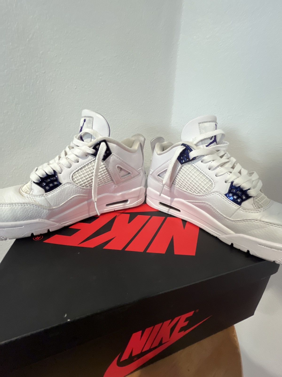 Jordan Brand Jordan 4 Metallic Purple Size US 8 / EU 41 - 2 Thumbnail