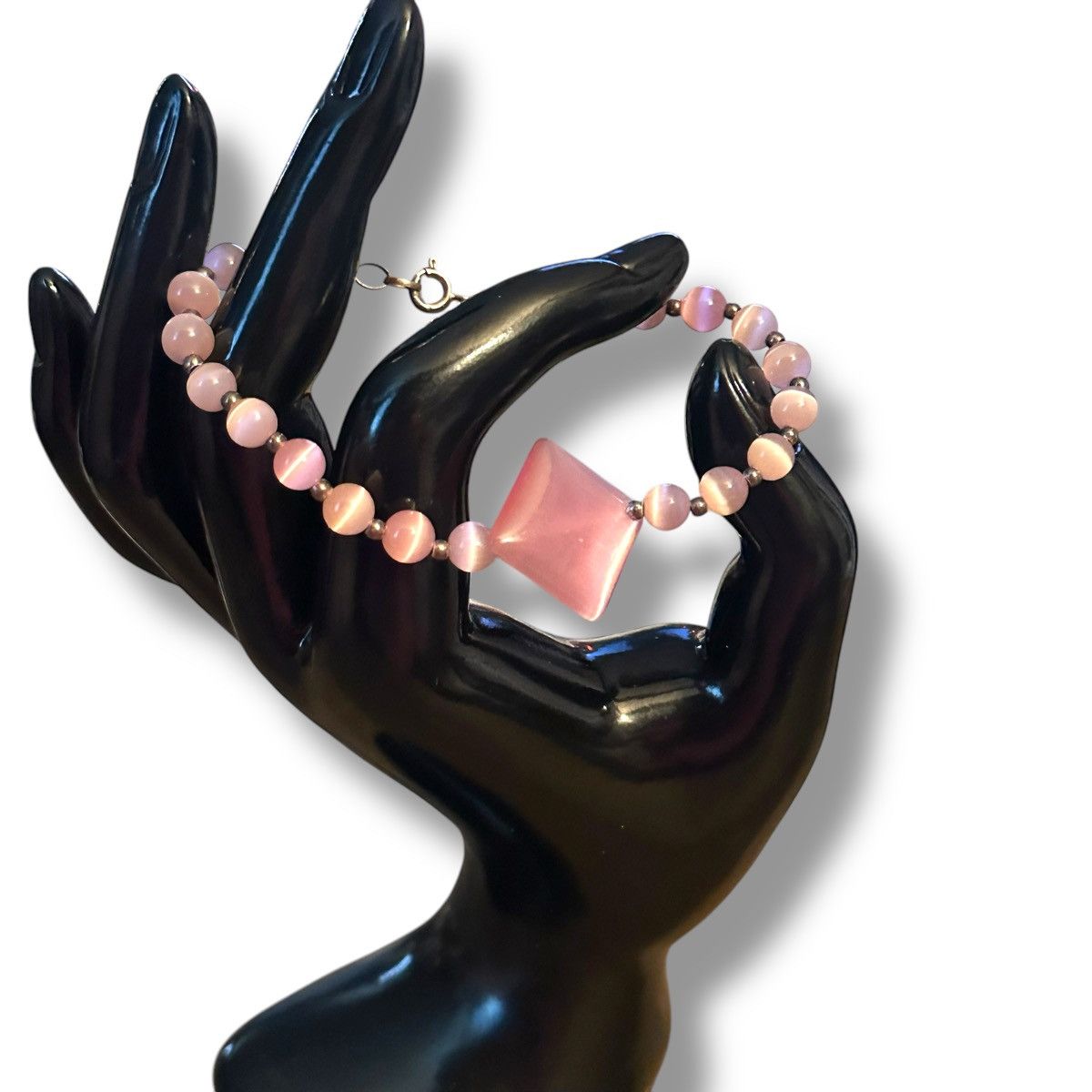 Vintage Vintage pink cats eye bead bracelet Size ONE SIZE - 3 Thumbnail
