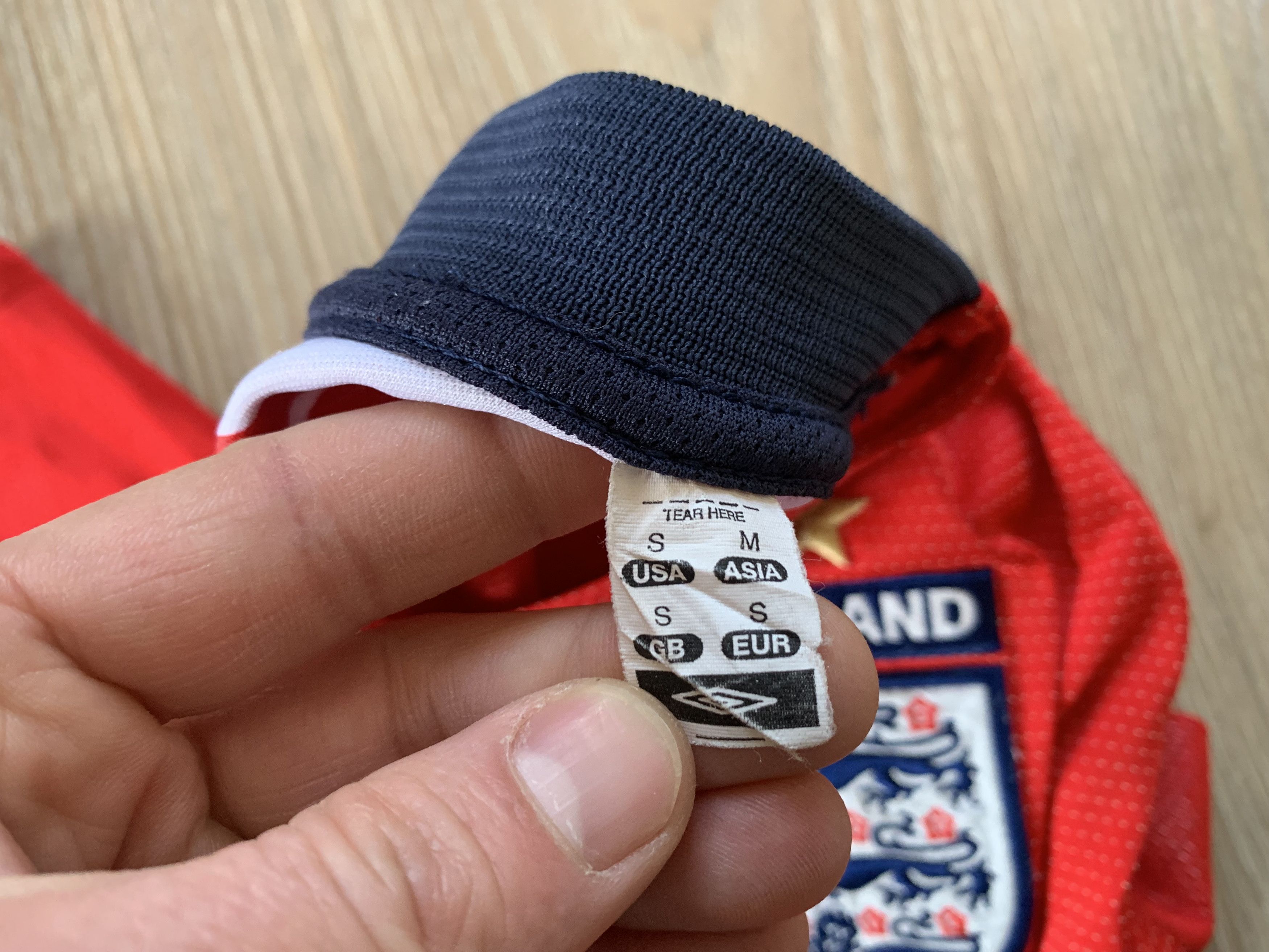 Umbro Vintage Umbro England Away Soccer Jersey 2004-2006 Size US S / EU 44-46 / 1 - 7 Thumbnail