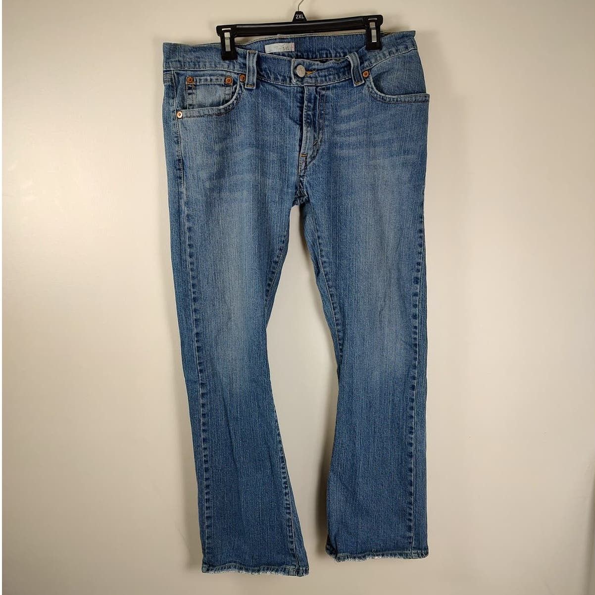 Women's levi's 542 low flare sales
