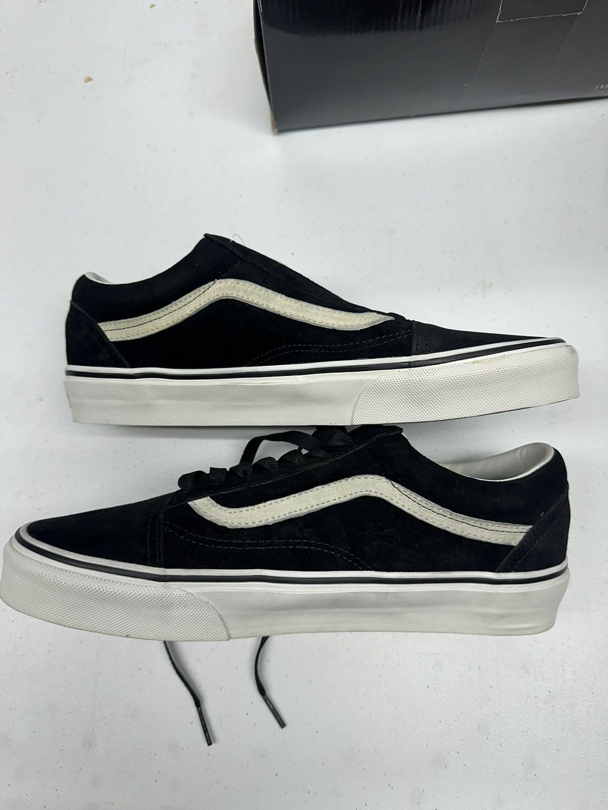 Vans Vans Old Skool Reissue Pig Suede Black size 9 Size US 9 / EU 42 - 1 Thumbnail