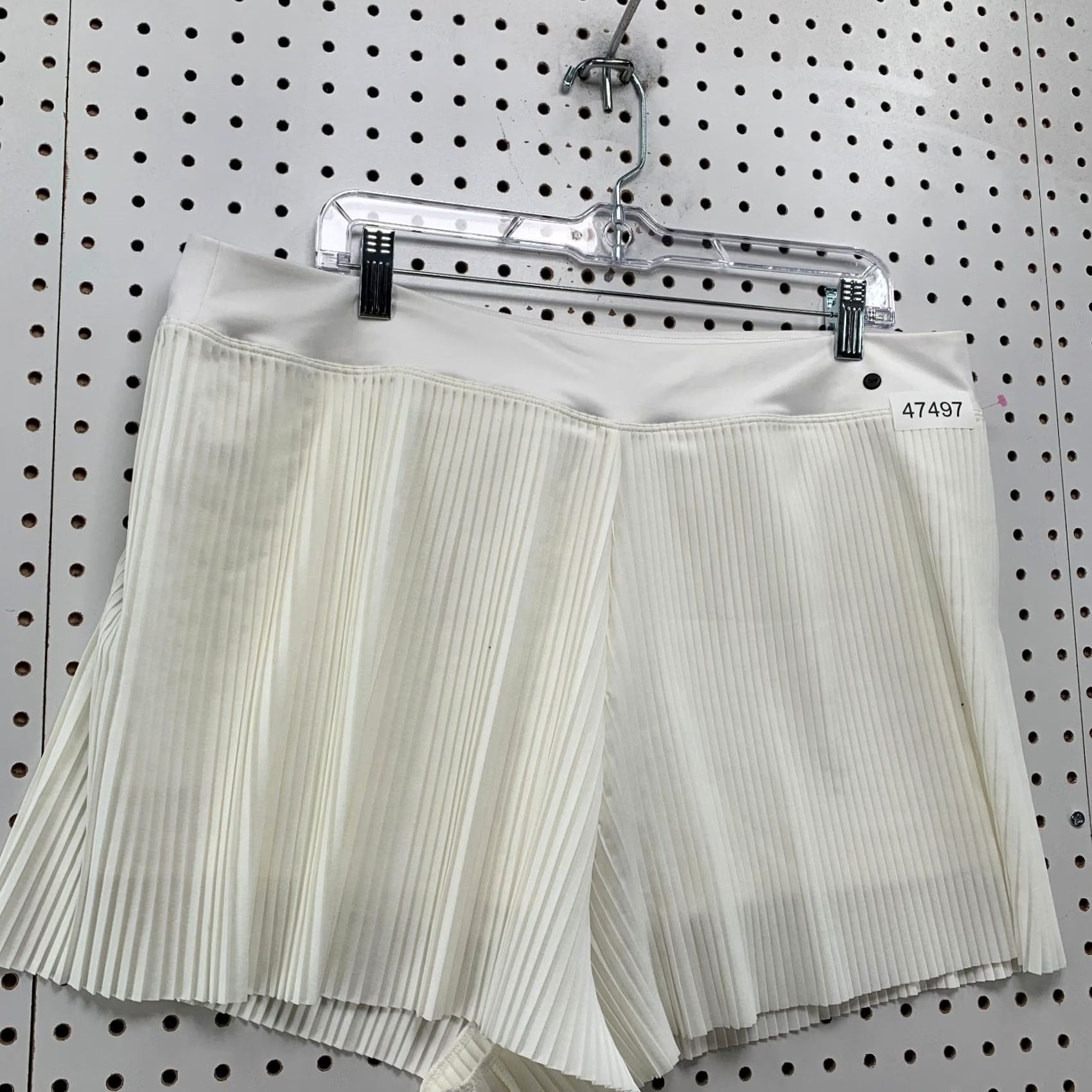 Nike Nike Golf Tennis Short Womens XL White Pleated Dri-FIT NWT Size 40" / US 18 - 4 Thumbnail
