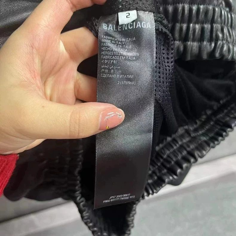 Balenciaga Balenciaga's newest color-blocked logo print hoodie leather Size US XXL / EU 58 / 5 - 3 Thumbnail