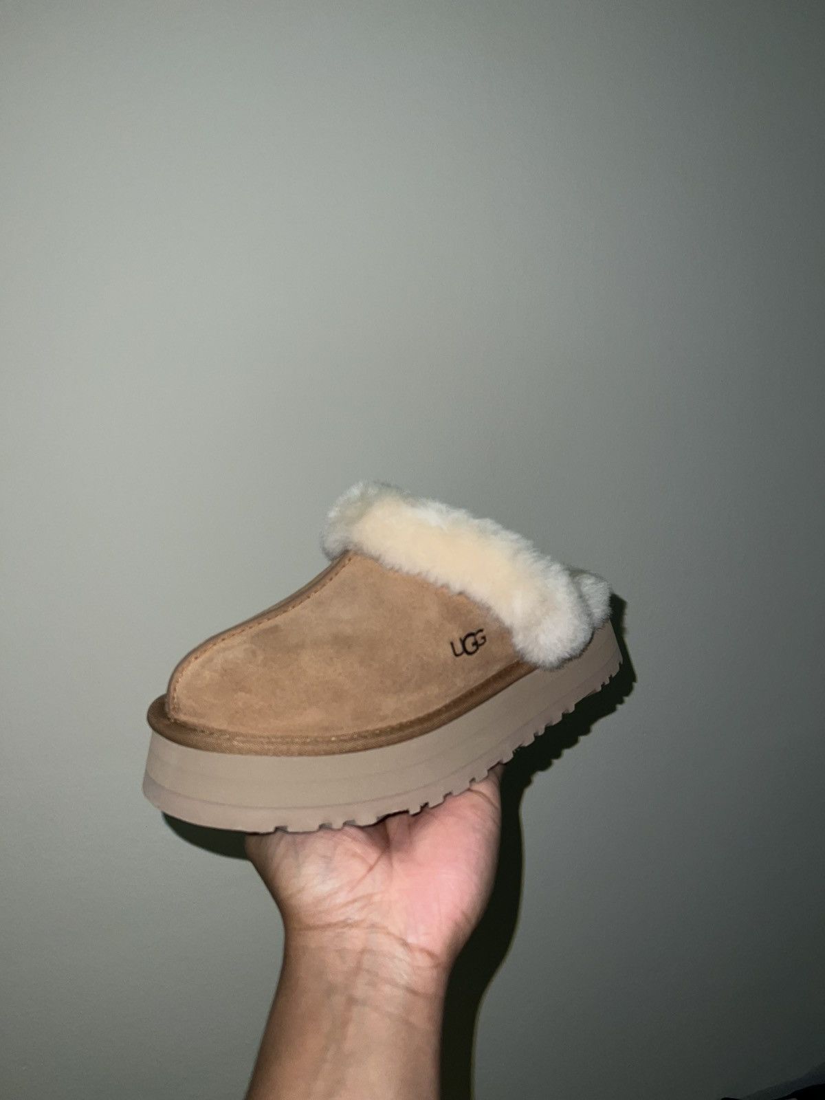 Ugg UGG Women's Disquette Platform Clog Slipper, US 7, Chestnut Size US 7 / IT 37 - 6 Thumbnail