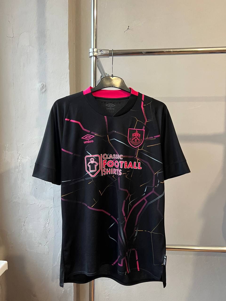 Umbro 2022/23 BURNLEY FC RARE THIRD SOCCER JERSEY FOOTBALL SHIRT Size US XL / EU 56 / 4 - 4 Thumbnail