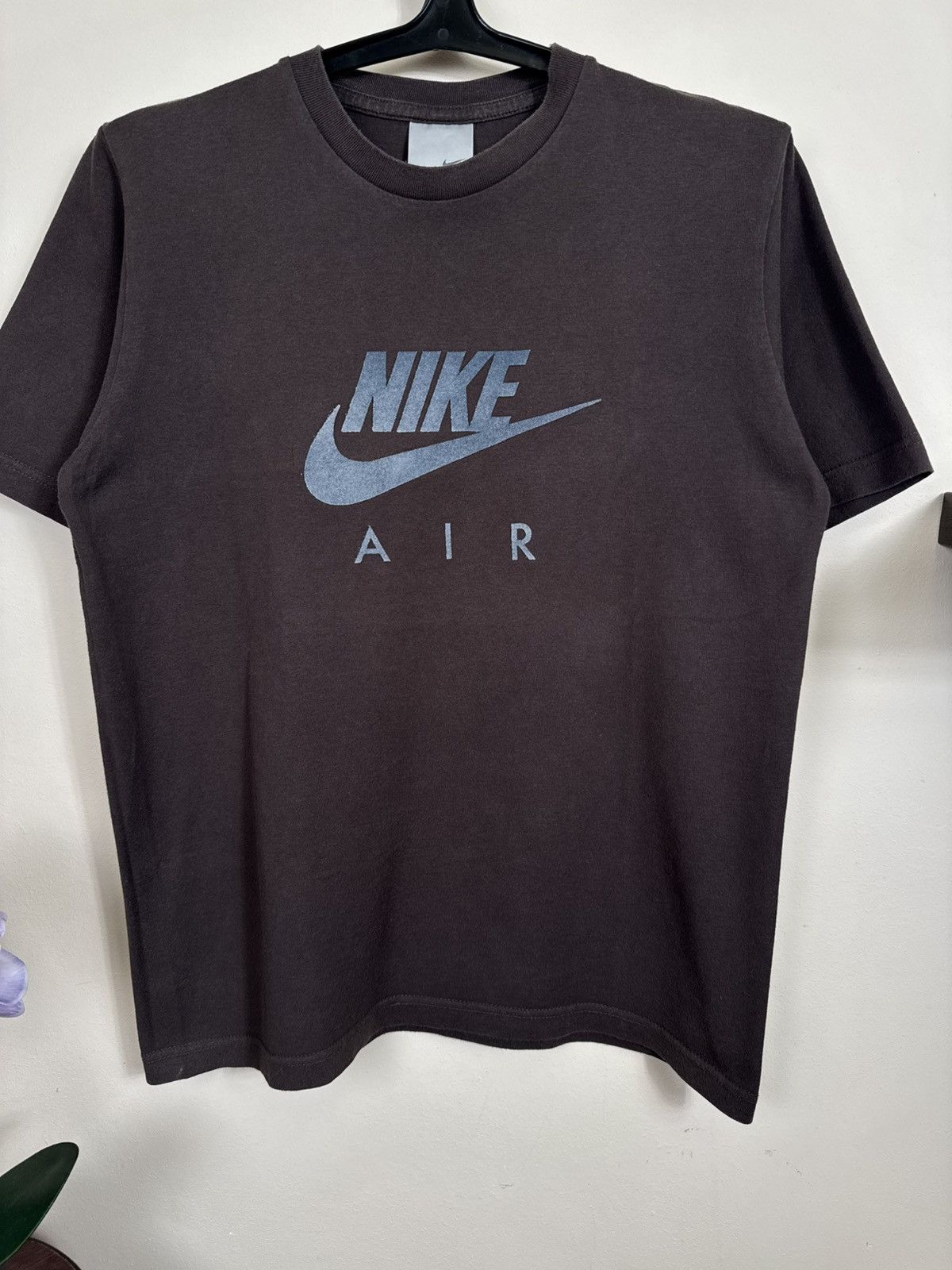 Nike Vintage Nike Air T shirt Brown Travis Scott Sz M Streetwear Size US M / EU 48-50 / 2 - 9 Thumbnail