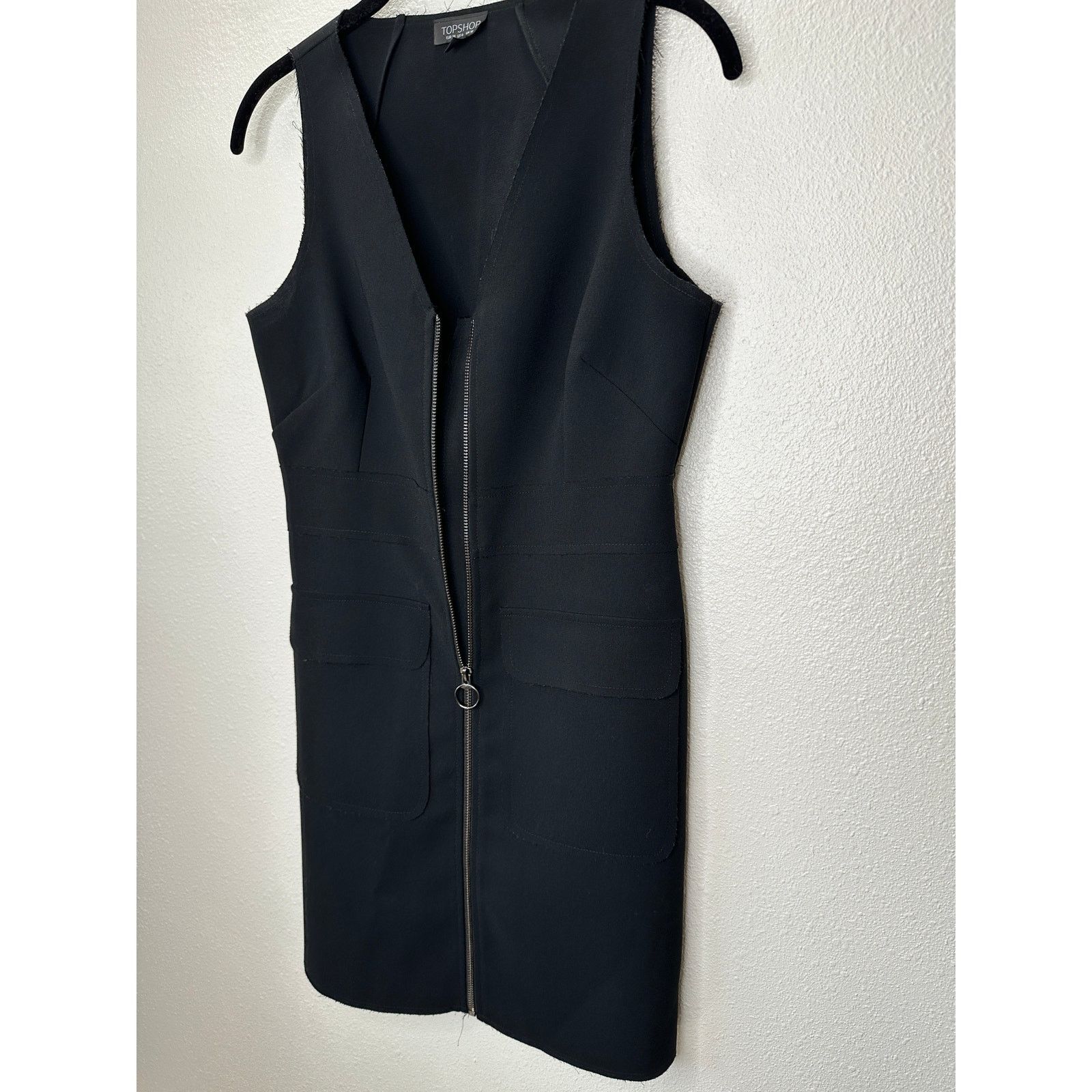 Topshop Topshop Black VNeck Zip Sleeveless Utility Pocket Dress 6 Size M / US 6-8 / IT 42-44 - 7 Thumbnail