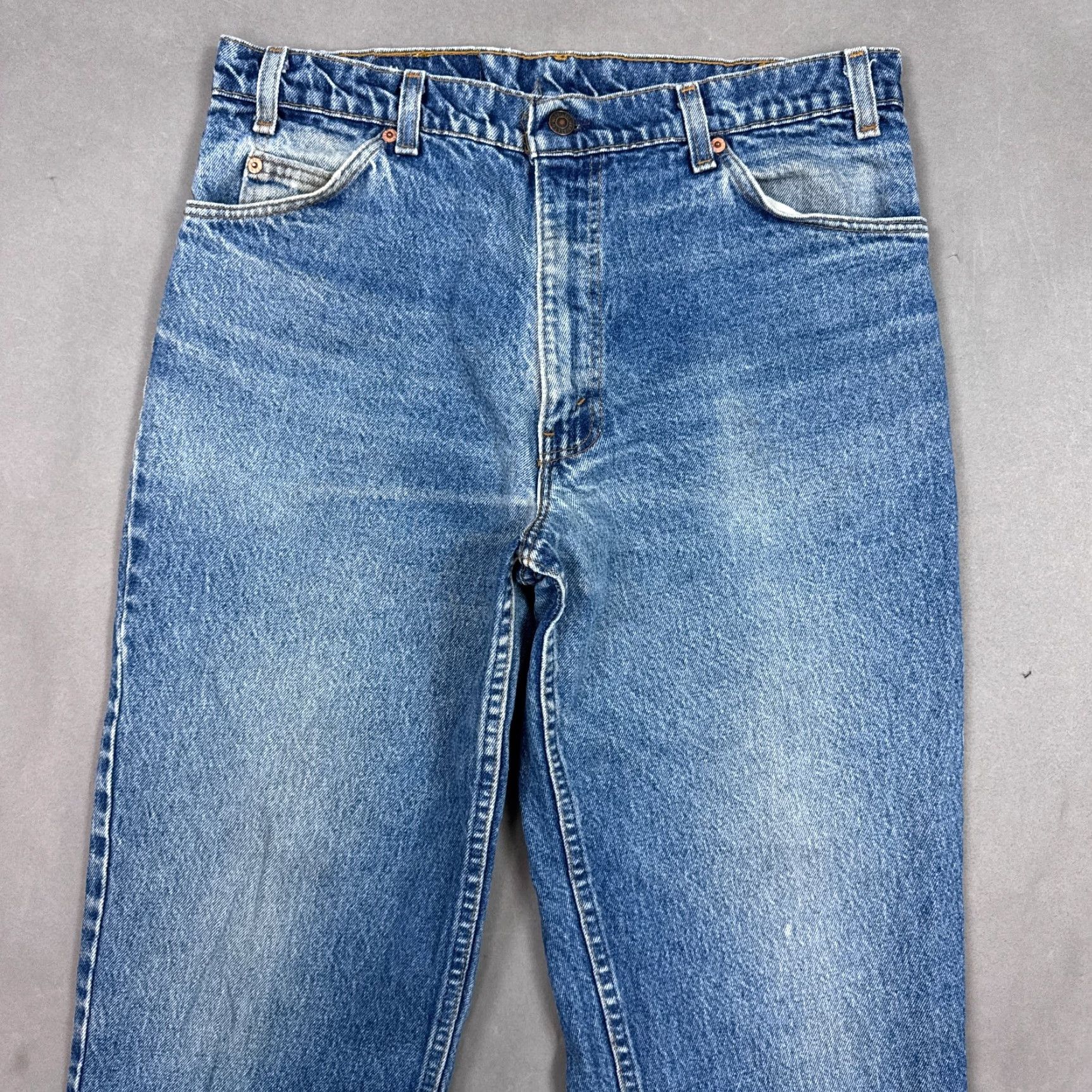 Levi's VINTAGE Levi's Jeans Mens 34x28 Blue 90s Orange Tab Made USA 550 (Tag35x32) Jeans Mens 90s Blue 550 Levi's 34x28 Size US 35 - 2 Thumbnail