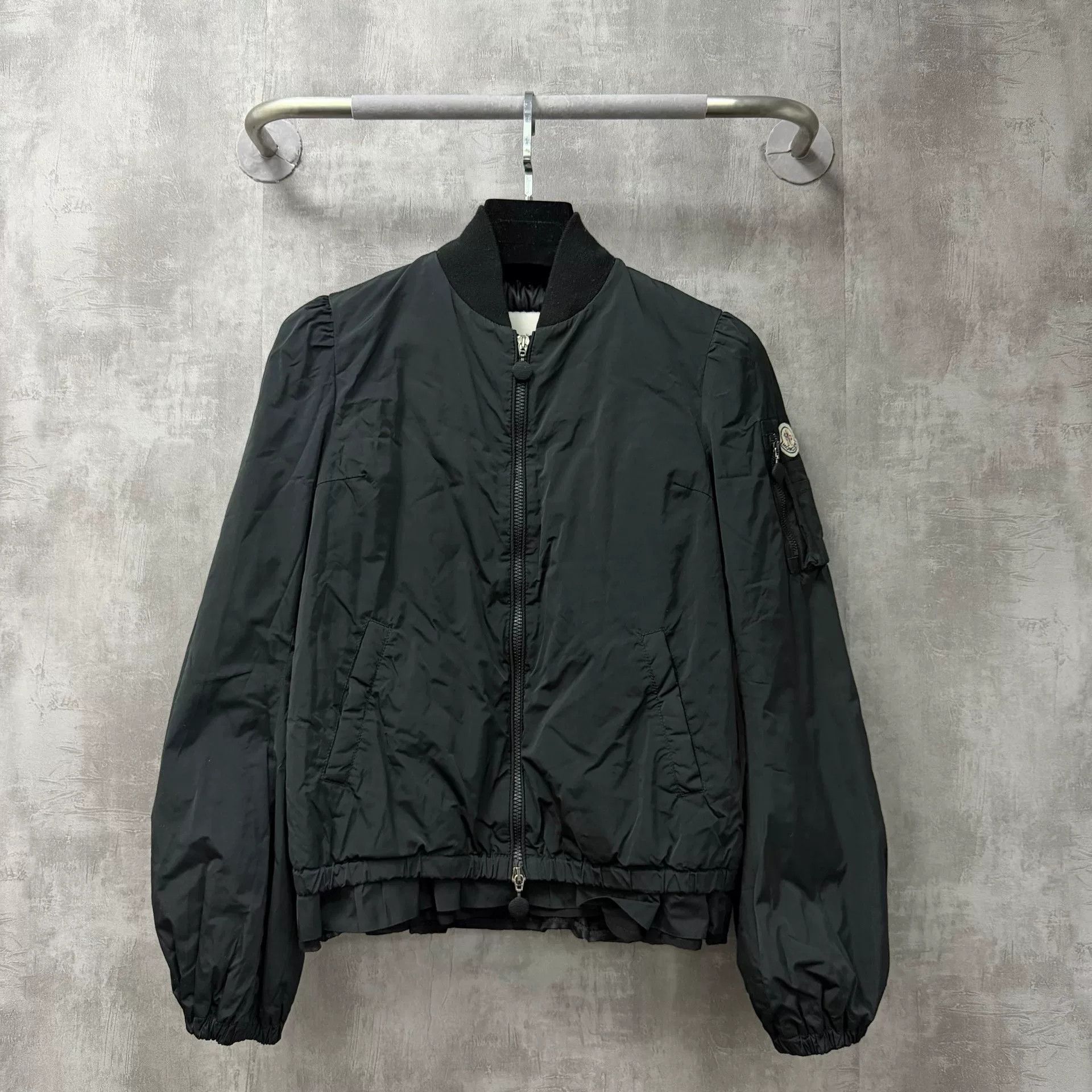 Moncler Moncler Sarara Giubbotto Pilot Down Jacket Size M / US 6-8 / IT 42-44 - 1 Thumbnail