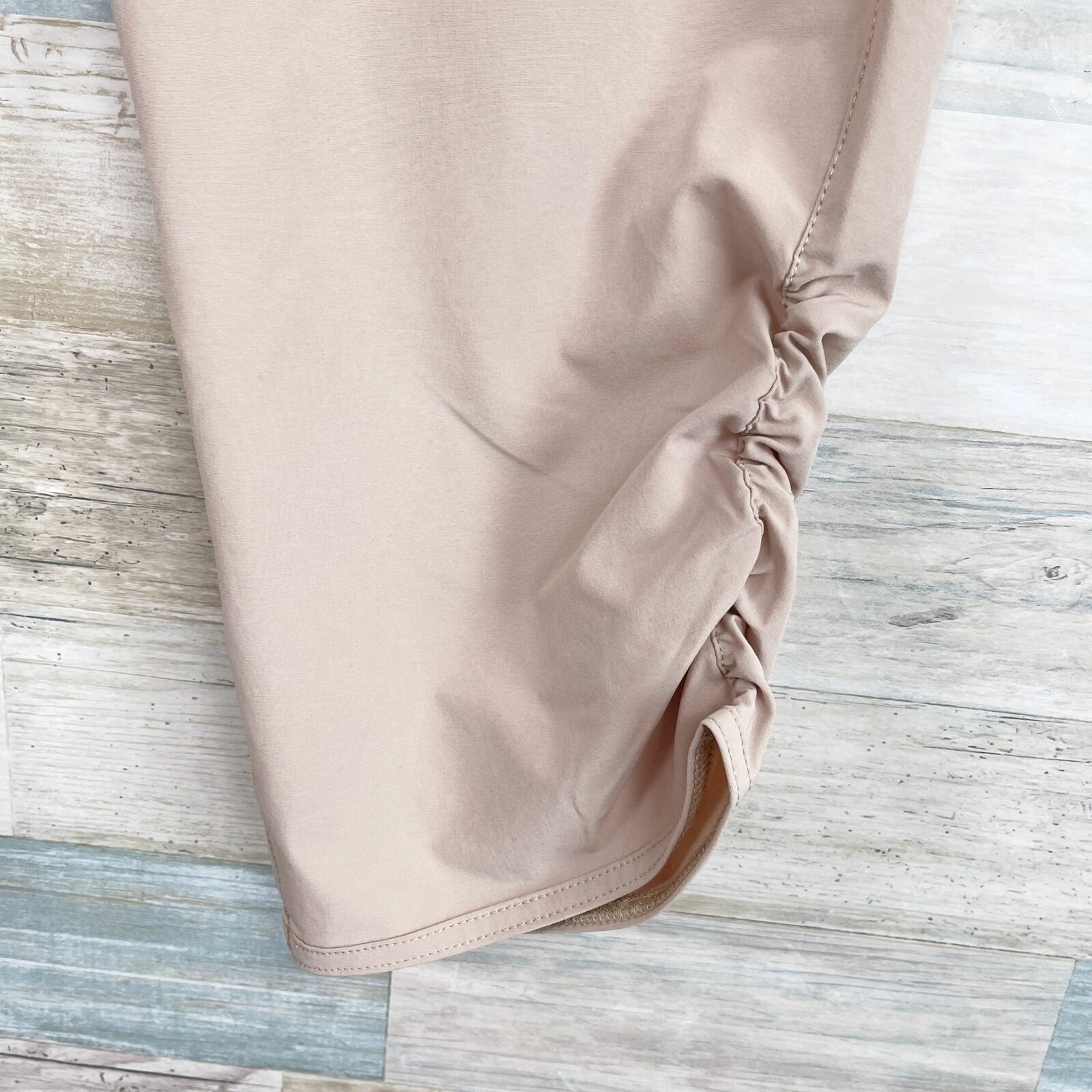 Eddie Bauer Eddie Bauer Ruched Hem Capri Hiking Pants Beige Mid Womens 6 Size 28" / US 6 / IT 42 - 4 Thumbnail