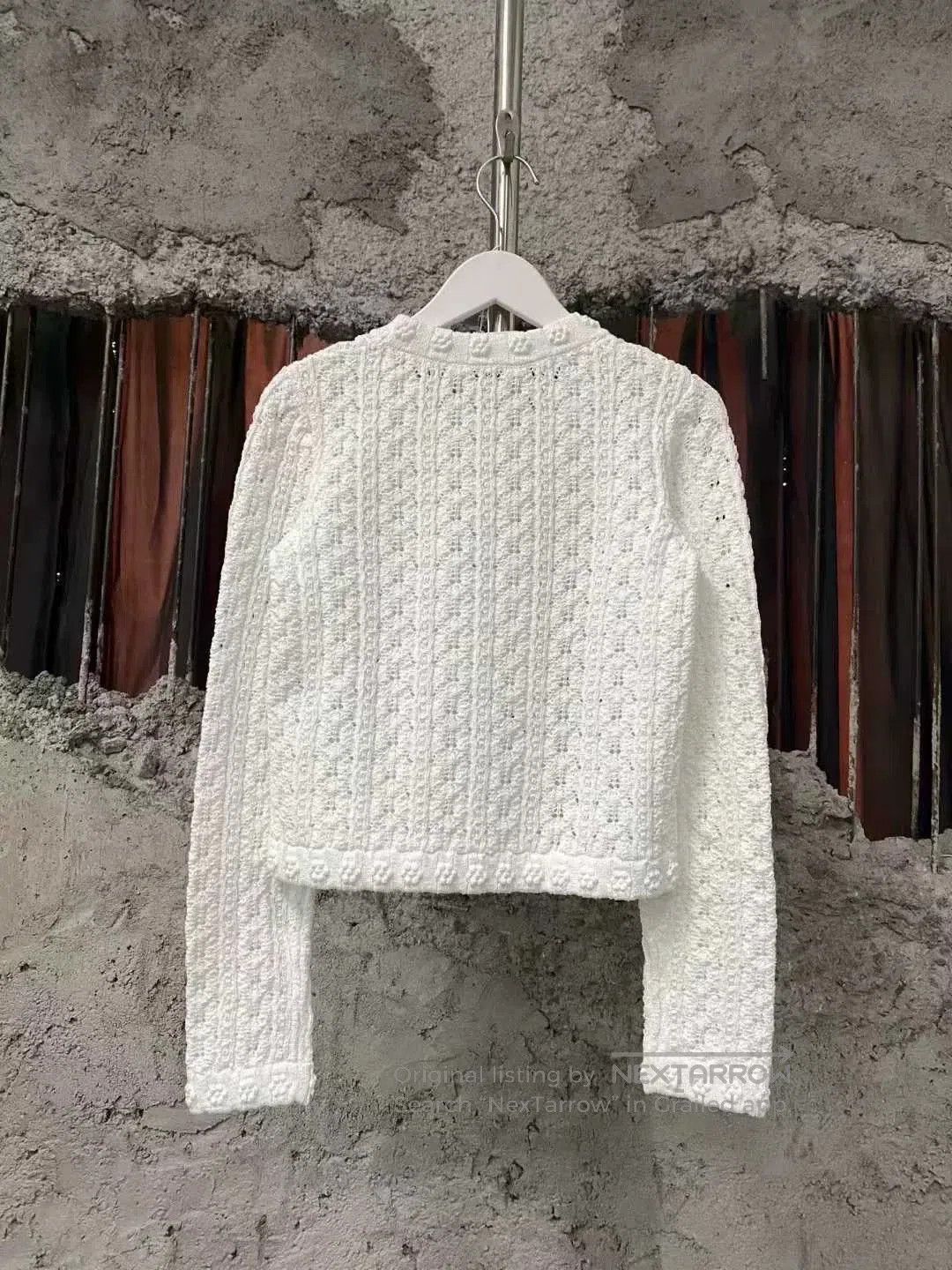 Chanel Chanel White Camellia Knit Sweater. Size XS / US 0-2 / IT 36-38 - 2 Thumbnail