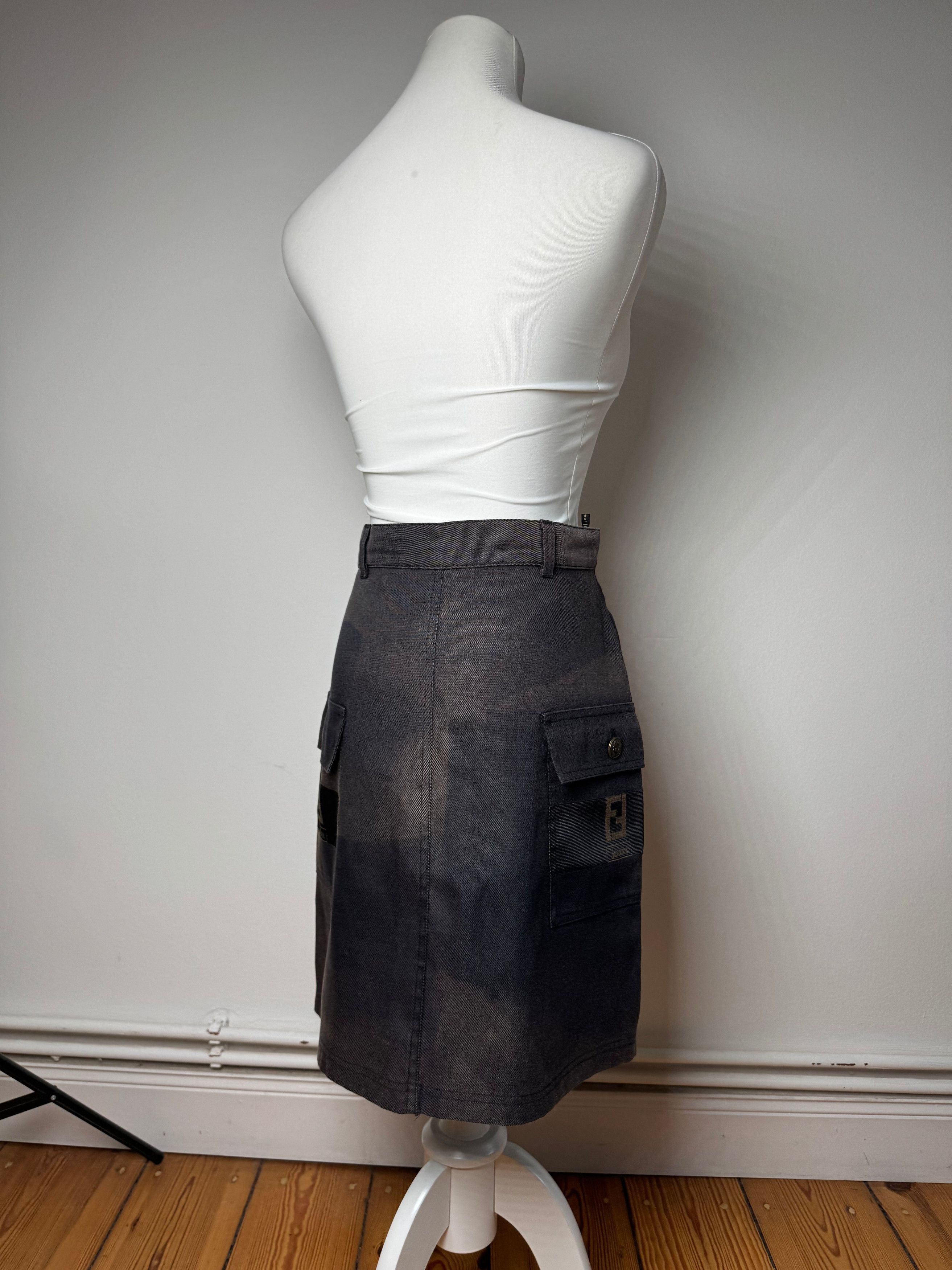 Fendi Vintage Roma Skirt Black M Size 26" / US 2 / IT 38 - 1 Thumbnail
