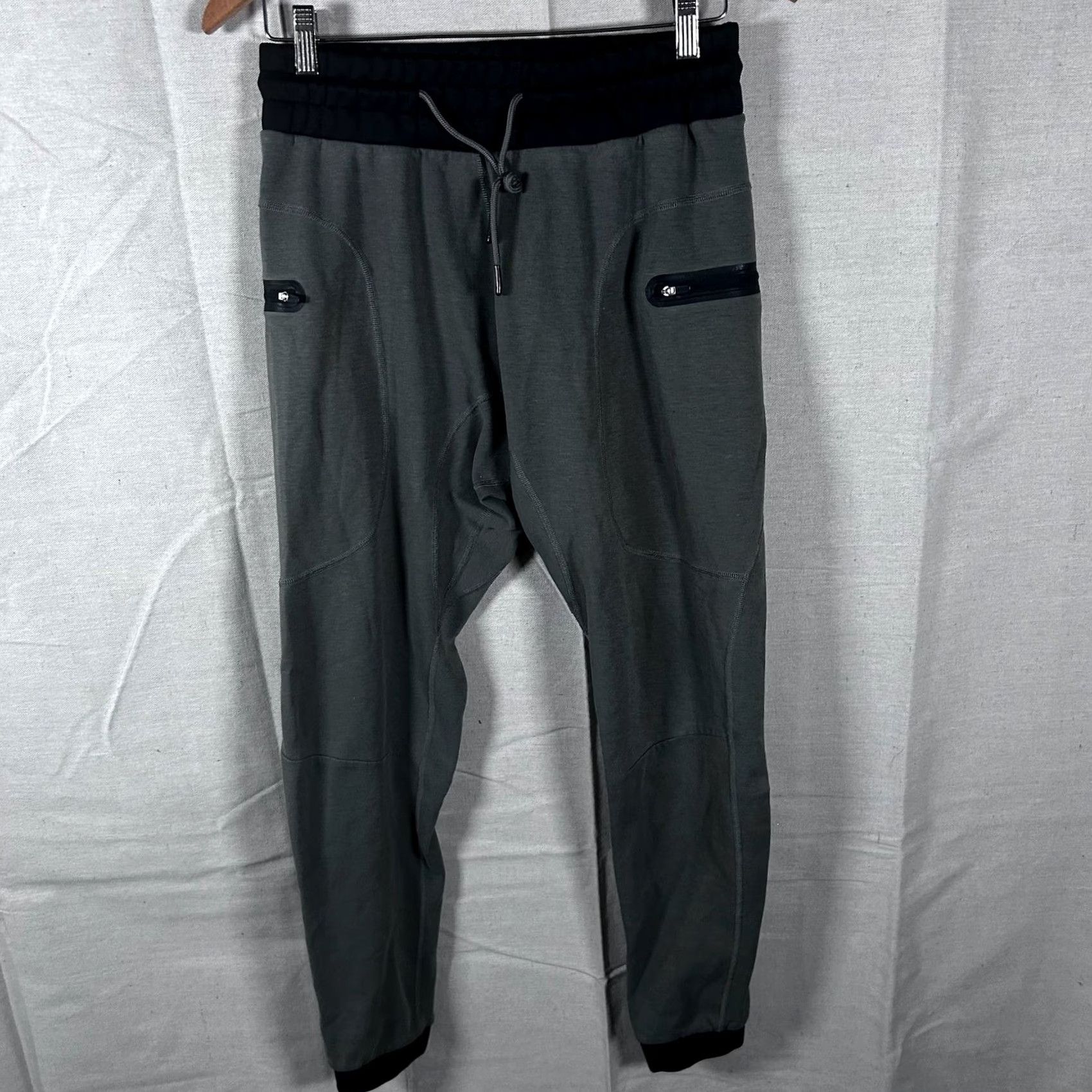 Asics BYLT Basics Premium Joggers Mens Medium Grey Black Zipper Pockets Tapered Fit Size US 31 - 2 Thumbnail