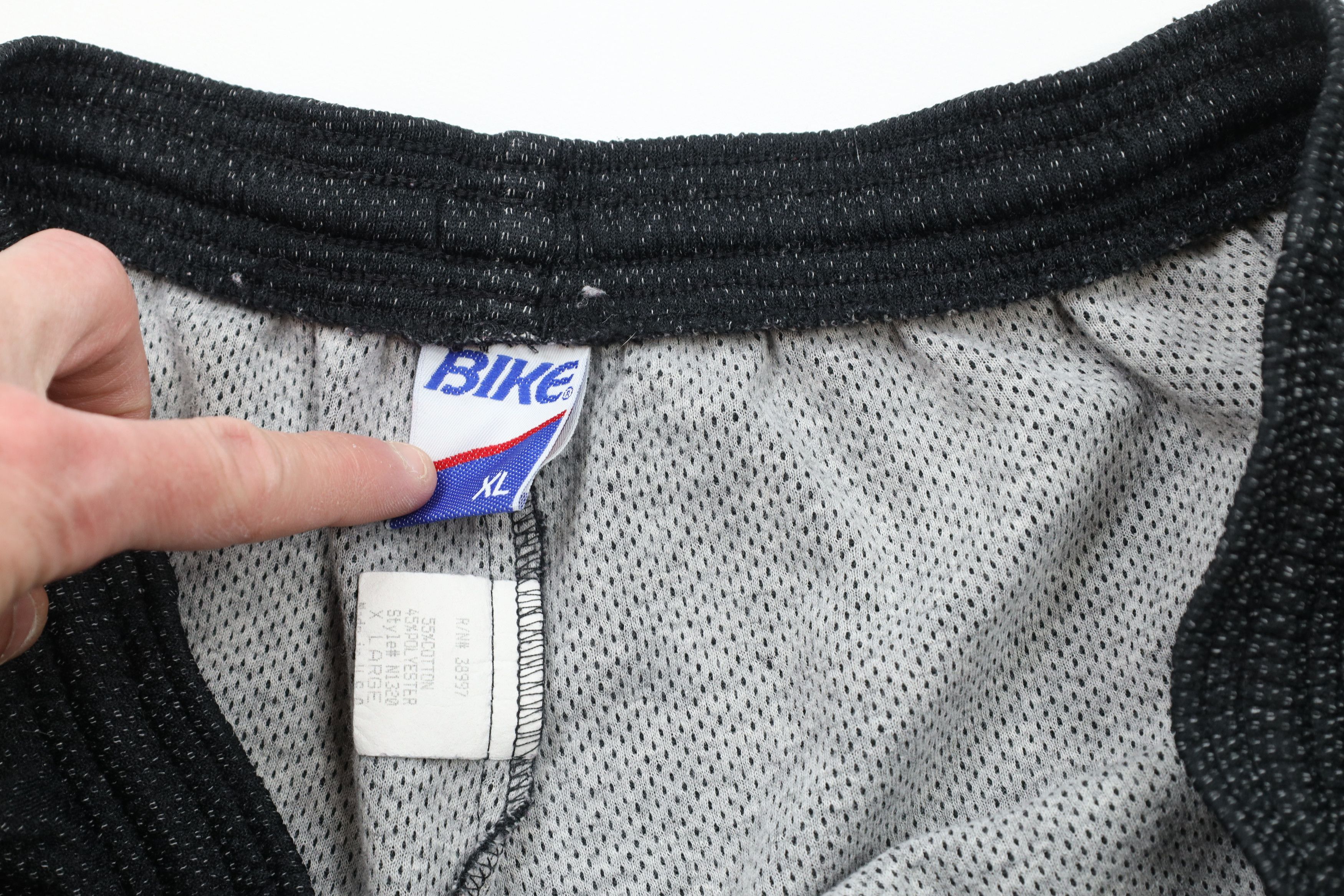 Vintage Vintage 90s Bike Spell Out Above Knee Shorts Black USA Size US 36 / EU 52 - 8 Thumbnail