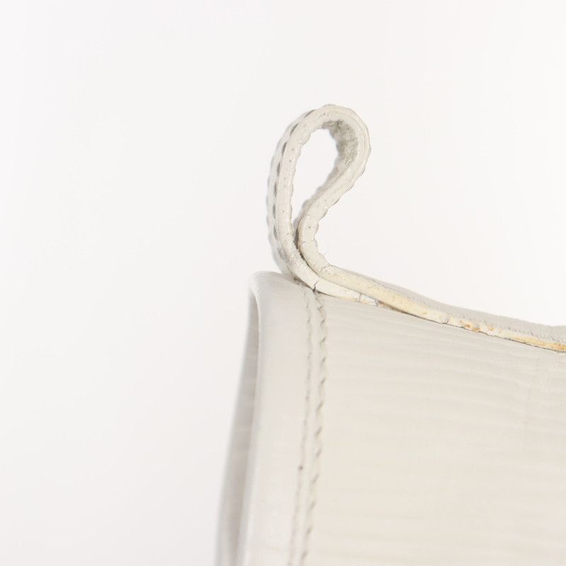 Louis Vuitton Louis Vuitton Monogram High-Top Sneakers in White - Size US 7 / EU 40 - 5 Thumbnail