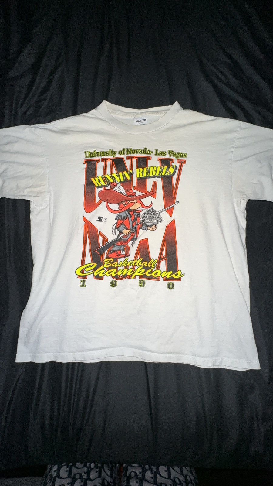 Vintage UNLV 1990 NCAA final 4 shirt *RARE Size US XL / EU 56 / 4 - 2 Thumbnail