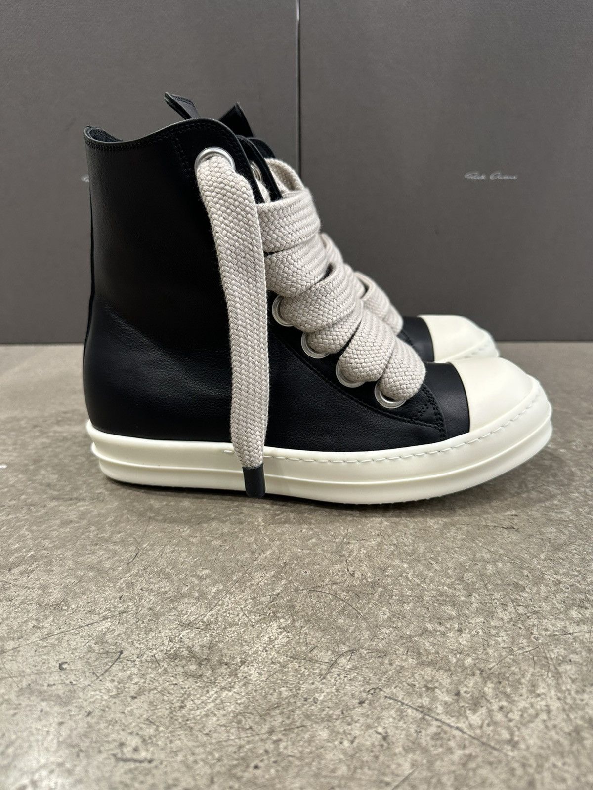 rick owens megalce mule granola スリッパ Porterville Mule Granola Black And Milk | The Webster