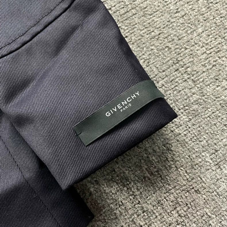 Givenchy Givenchy Size44 Navy blue suit, size 44 / 95 new / public p Size US M / EU 48-50 / 2 - 3 Thumbnail
