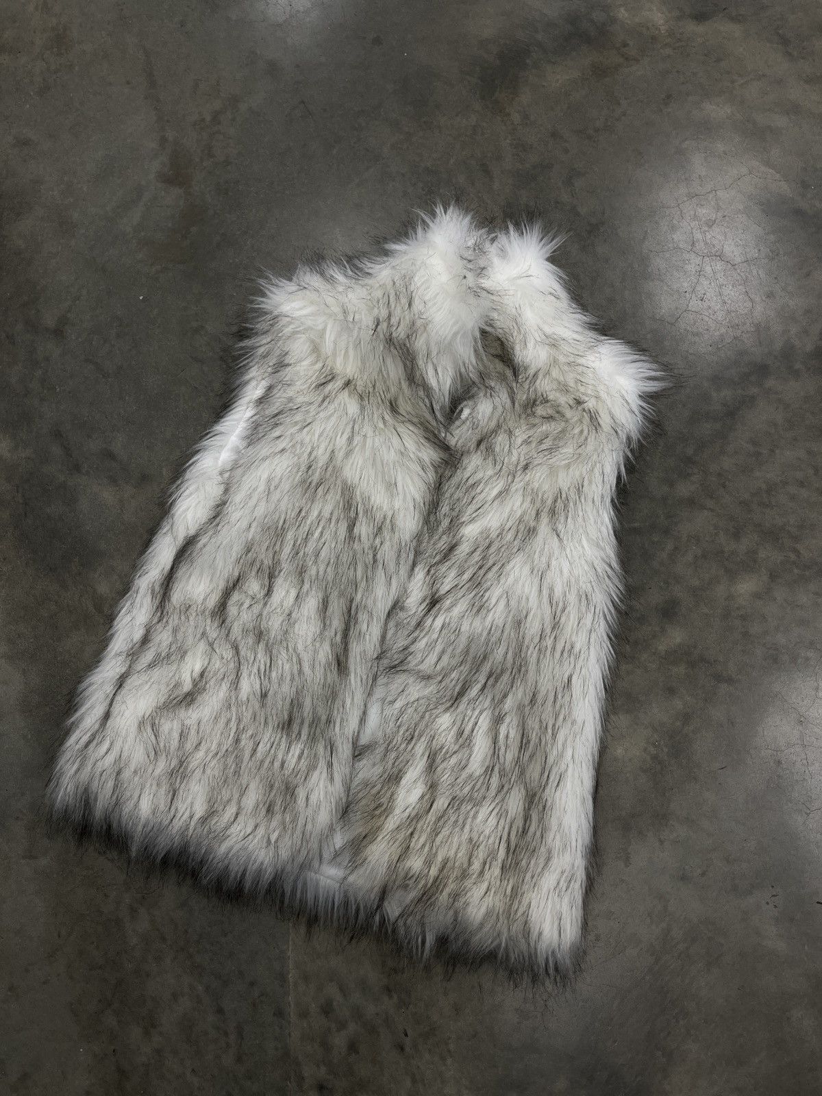 Designer × Vintage vintage white and grey fur vest Size M / US 6-8 / IT 42-44 - 1 Thumbnail