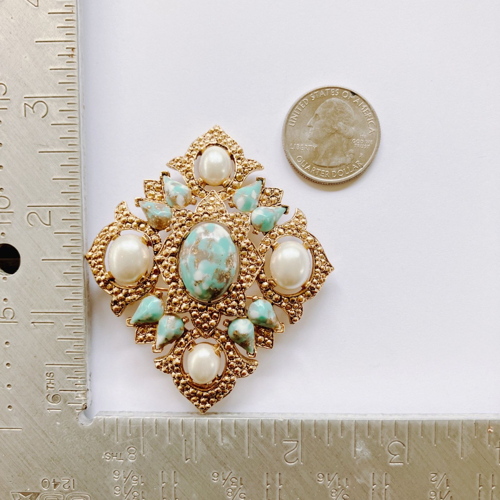 Vintage Signed Sarah Coventry Gold Tone Faux Turquoise Pearl Brooch Size ONE SIZE - 9 Thumbnail