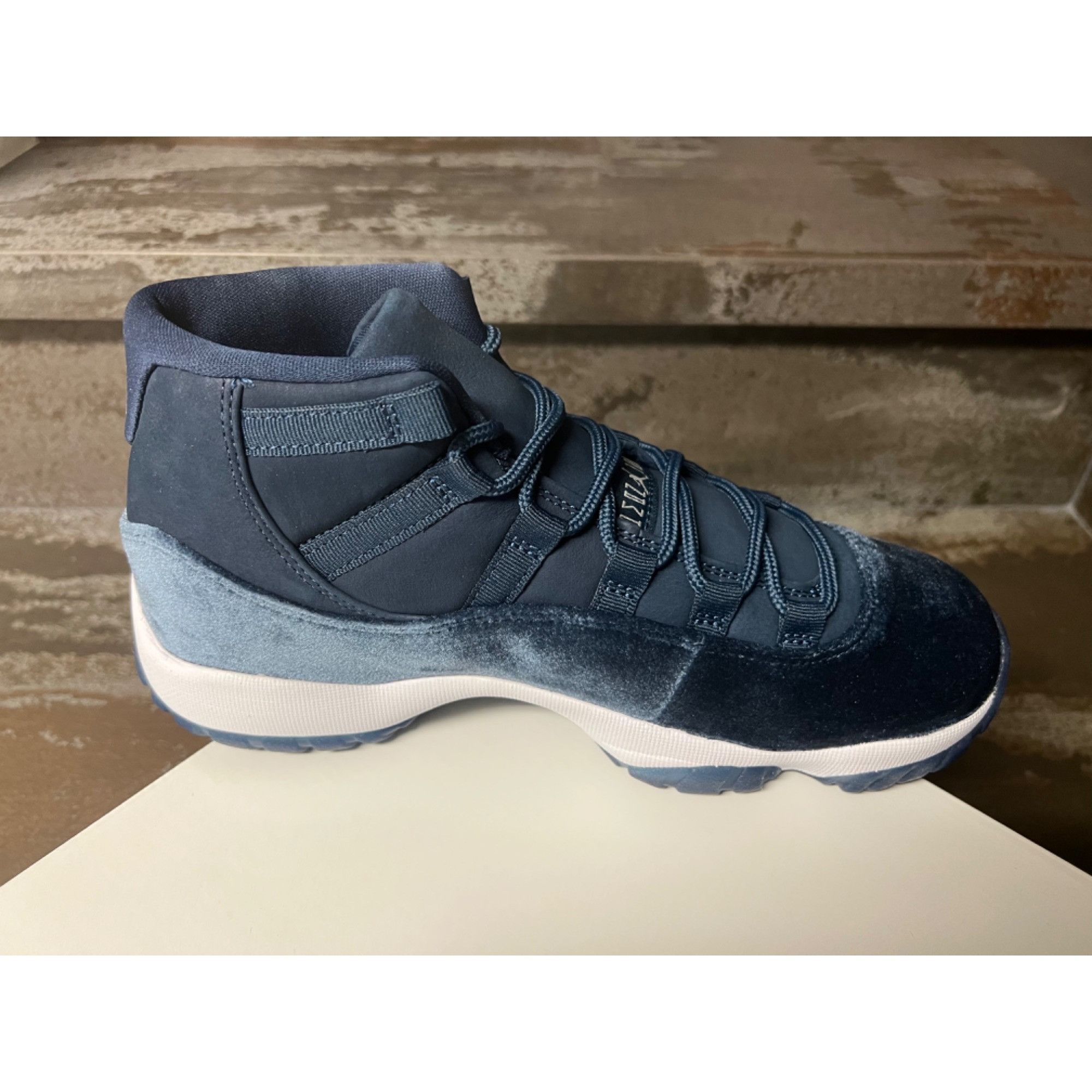Nike Jordan 11 Retro Midnight Navy Women's Size 9- AR0715-441 Size US 9 / IT 39 - 6 Thumbnail