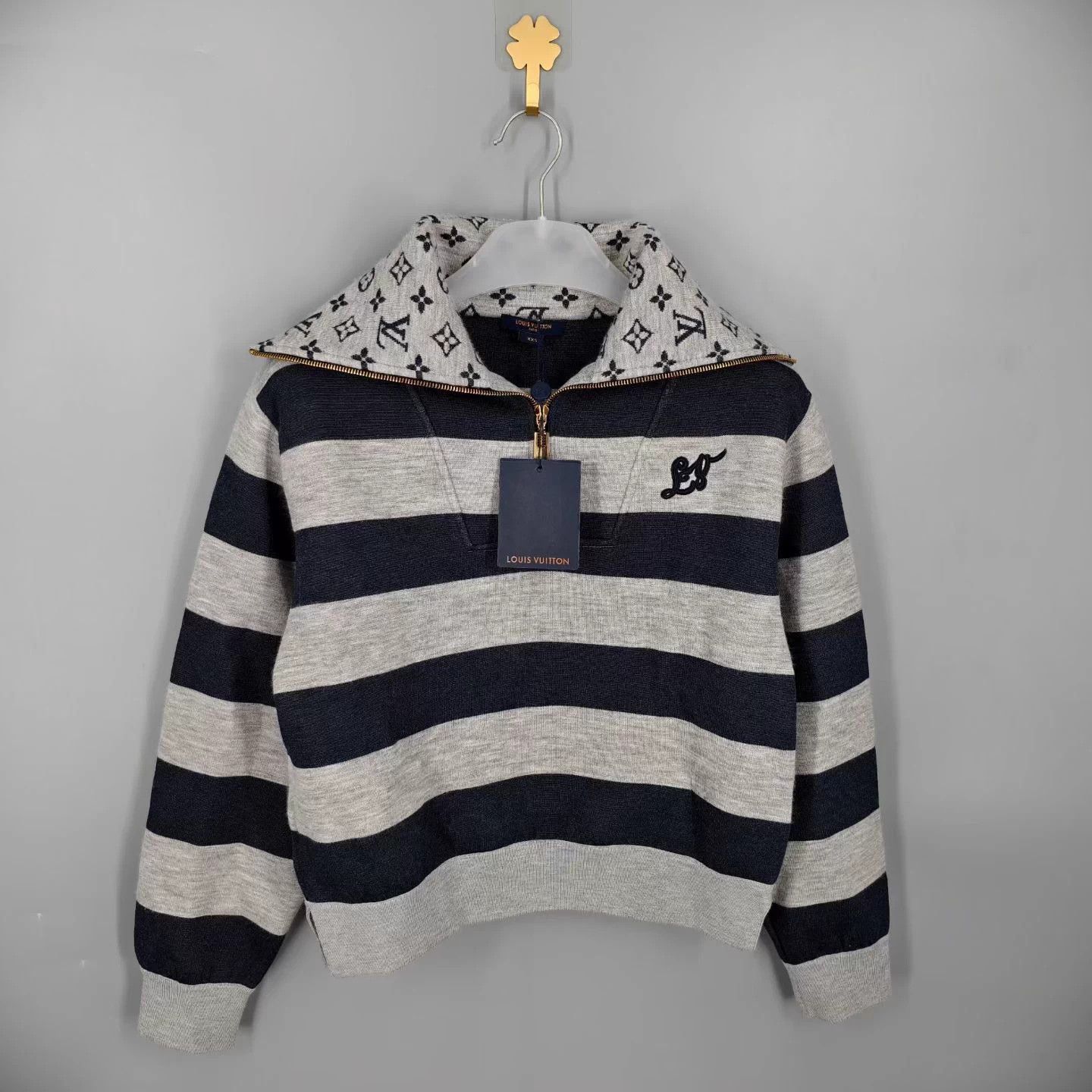 Louis Vuitton LOUIS VUITTON Grey Striped Logo Zip Hoodie XXS Size XXS / US 00 / IT 34 - 1 Thumbnail