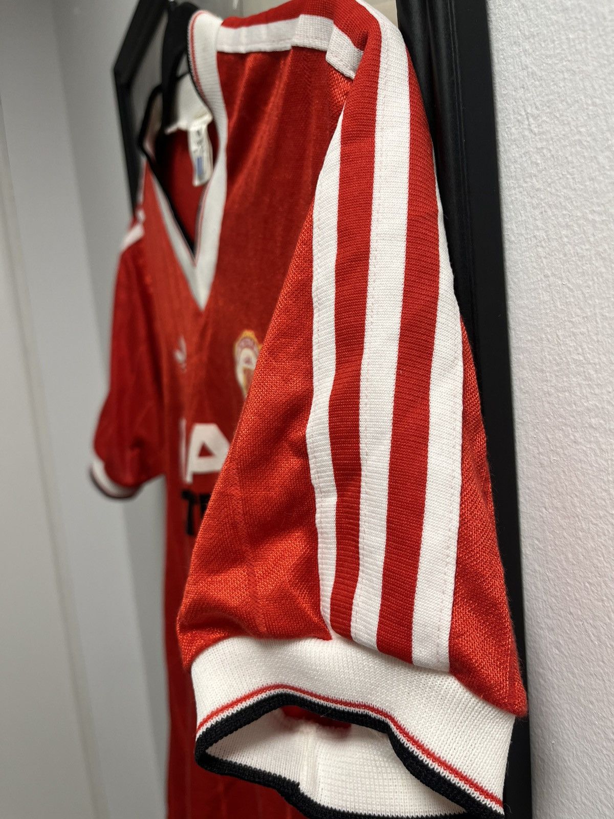 Adidas Very rare vintage Manchester United jersey 1982 1984 Size US L / EU 52-54 / 3 - 6 Thumbnail