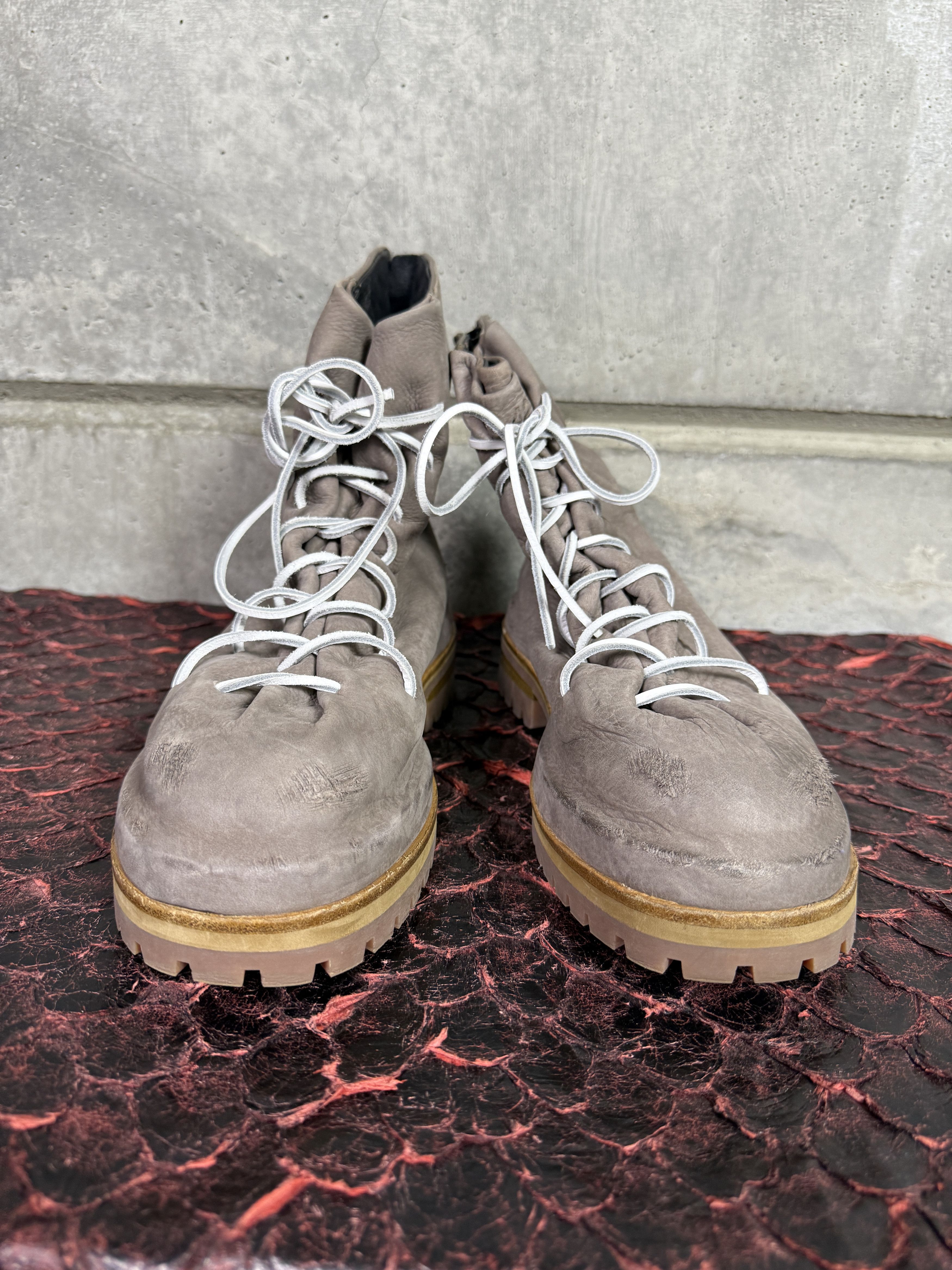 424 $1490 424 Dusty Nude Nabuk Leather Laced Up Marathon Boot Size US 8 / EU 41 - 8 Thumbnail