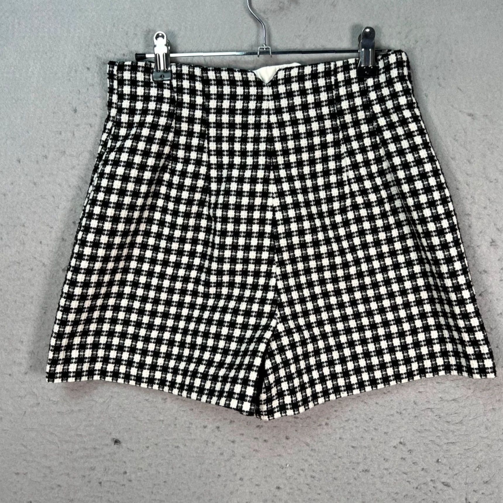 Zara Zara Womens Bermuda Shorts High-Waisted Plaid Tweed Black White Size S Size 28" / US 6 / IT 42 - 2 Thumbnail