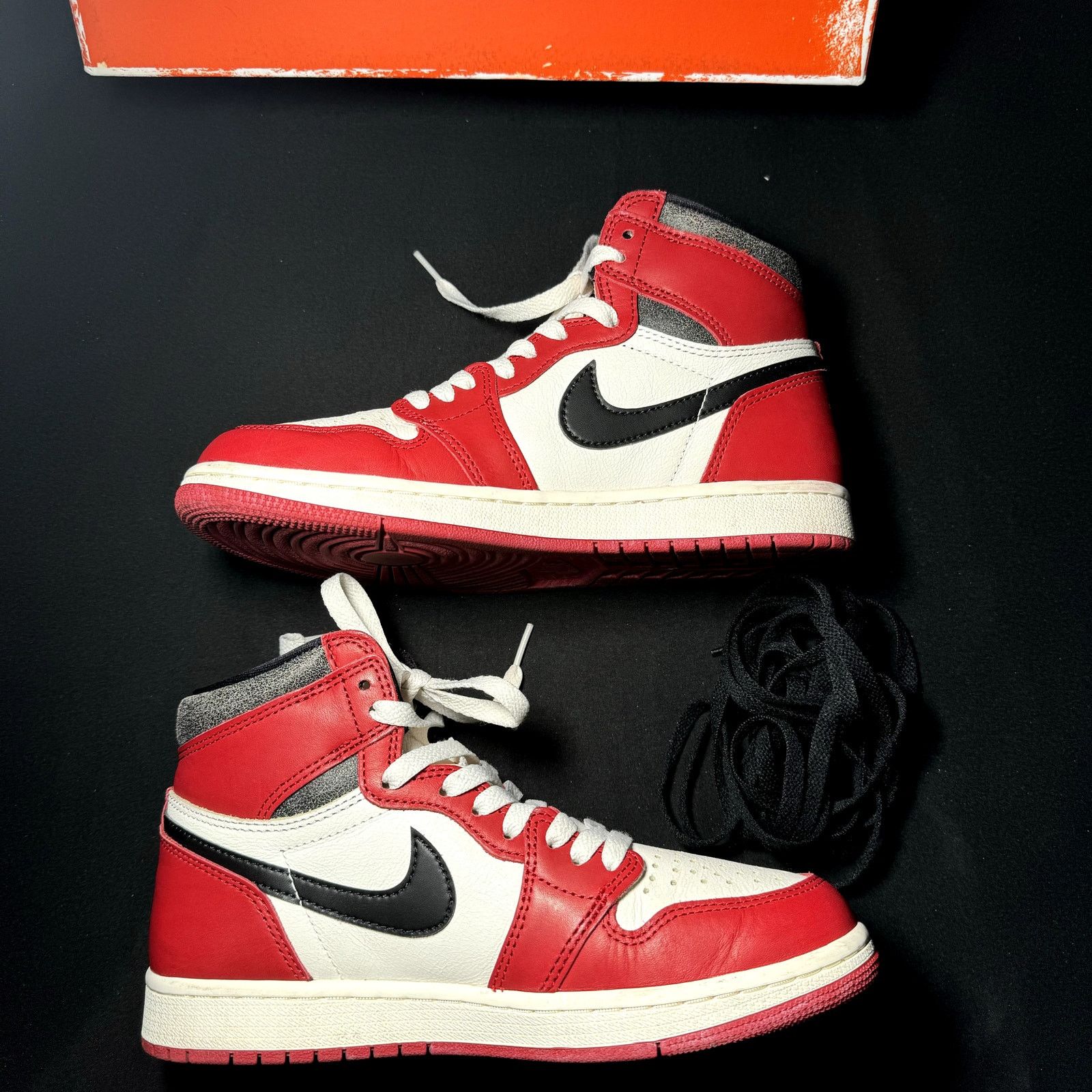 Jordan Brand × Nike Nike Air Jordan 1 Retro High OG Chicago Lost & Found 2022 Size US 6.5 / EU 39-40 - 2 Thumbnail