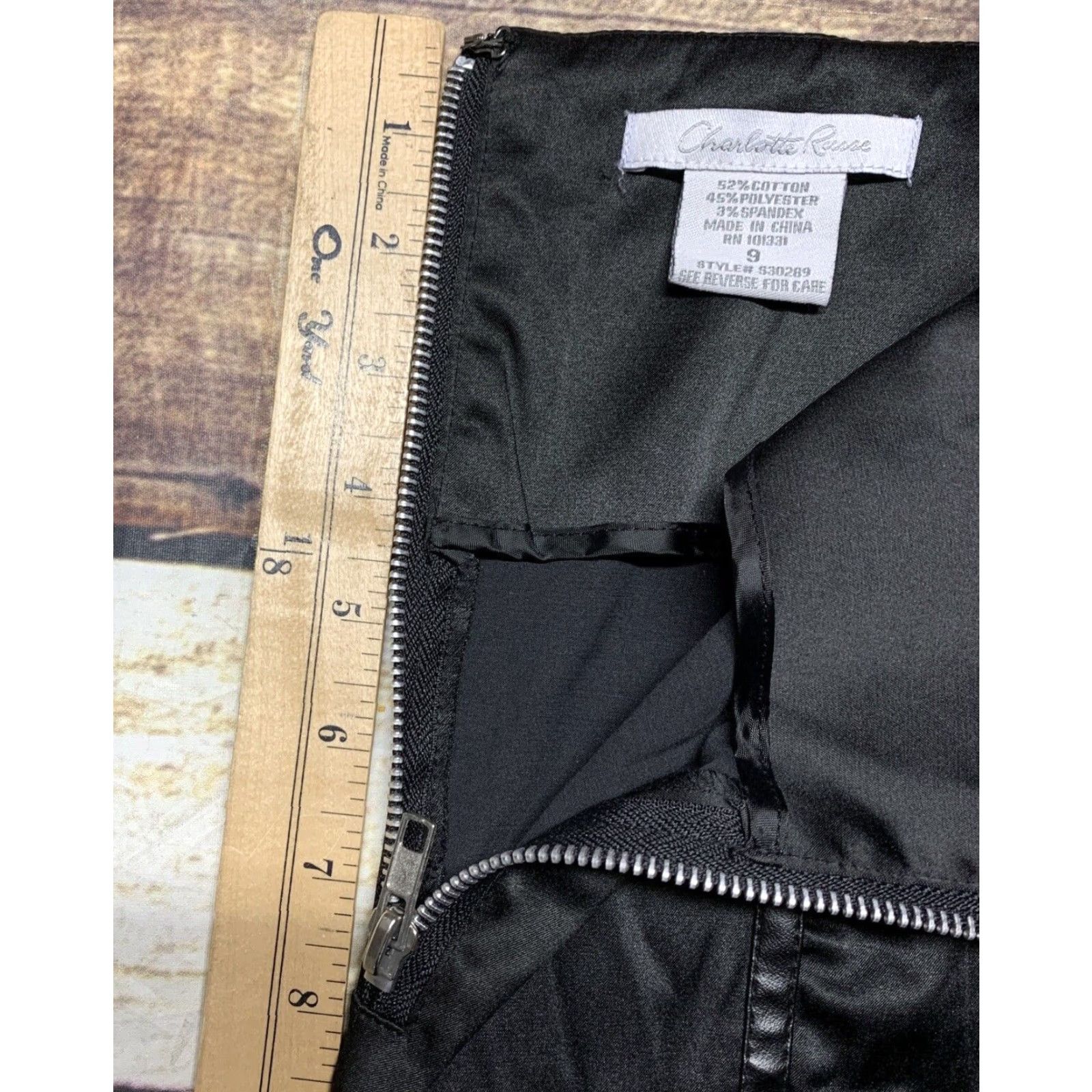 Vintage VINTAGE Charlotte Russe Faux Leather Mini Skirt Size 9 Side Zipper Cotton Size 30" / US 8 / IT 44 - 5 Thumbnail