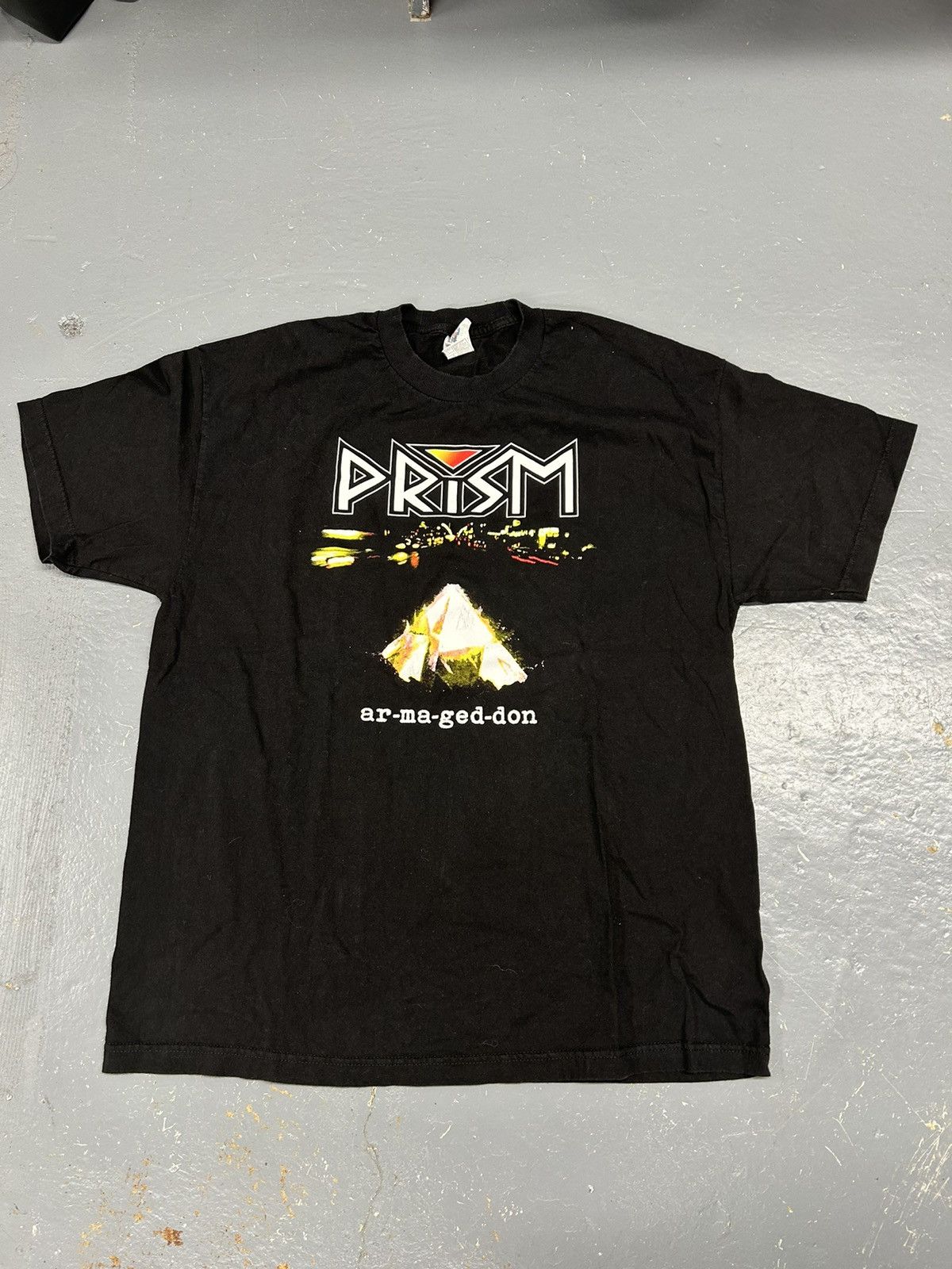 Band Tees × Vintage Crazy Vintage 90s Essential Prism Graphic Band Tee Shirt Size US L / EU 52-54 / 3 - 1 Thumbnail