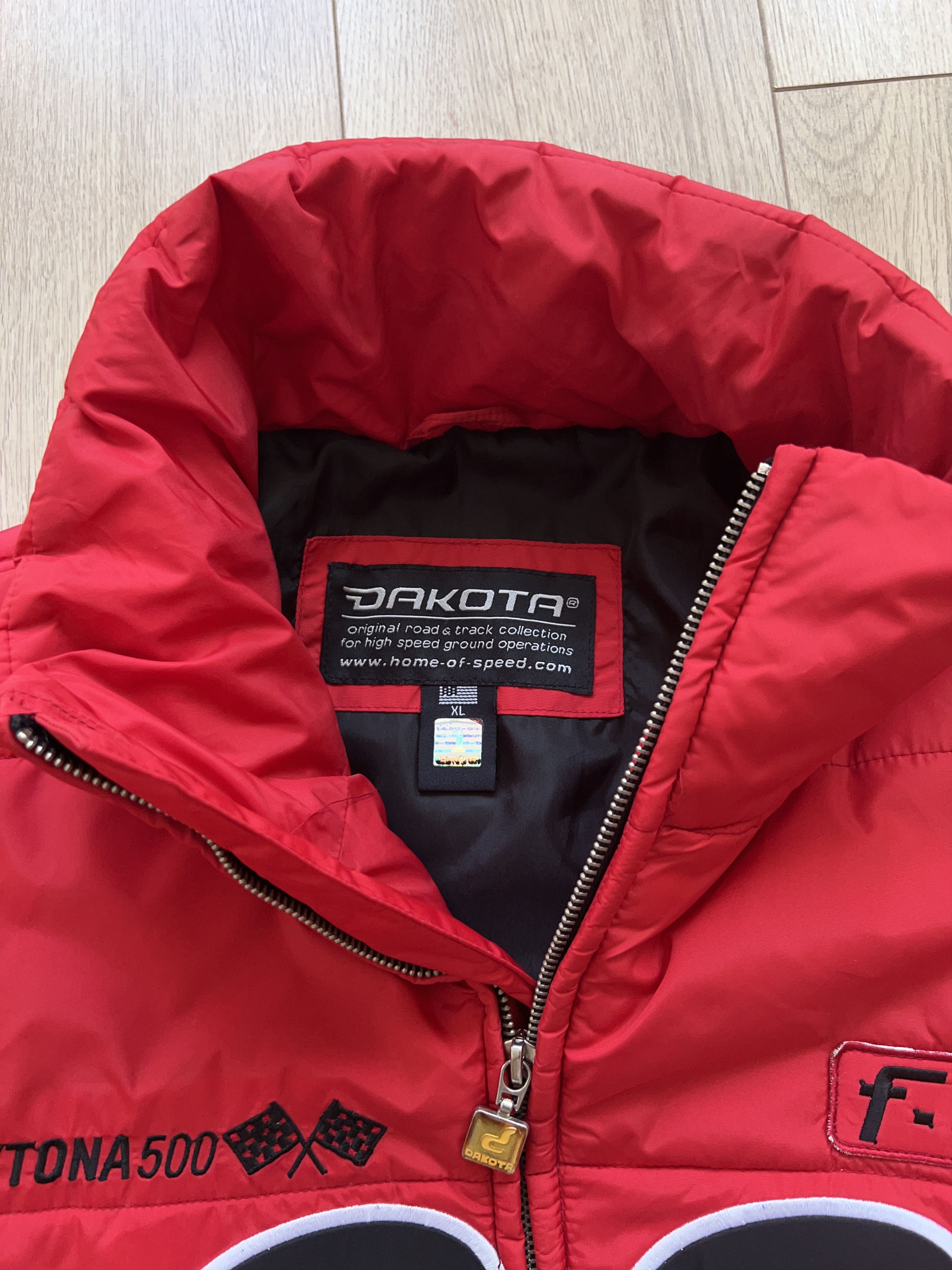 NASCAR × Vintage DAKOTA MOTORS Racing Puffer Jacket Insulated Red Daytona 500 Size US XL / EU 56 / 4 - 3 Thumbnail