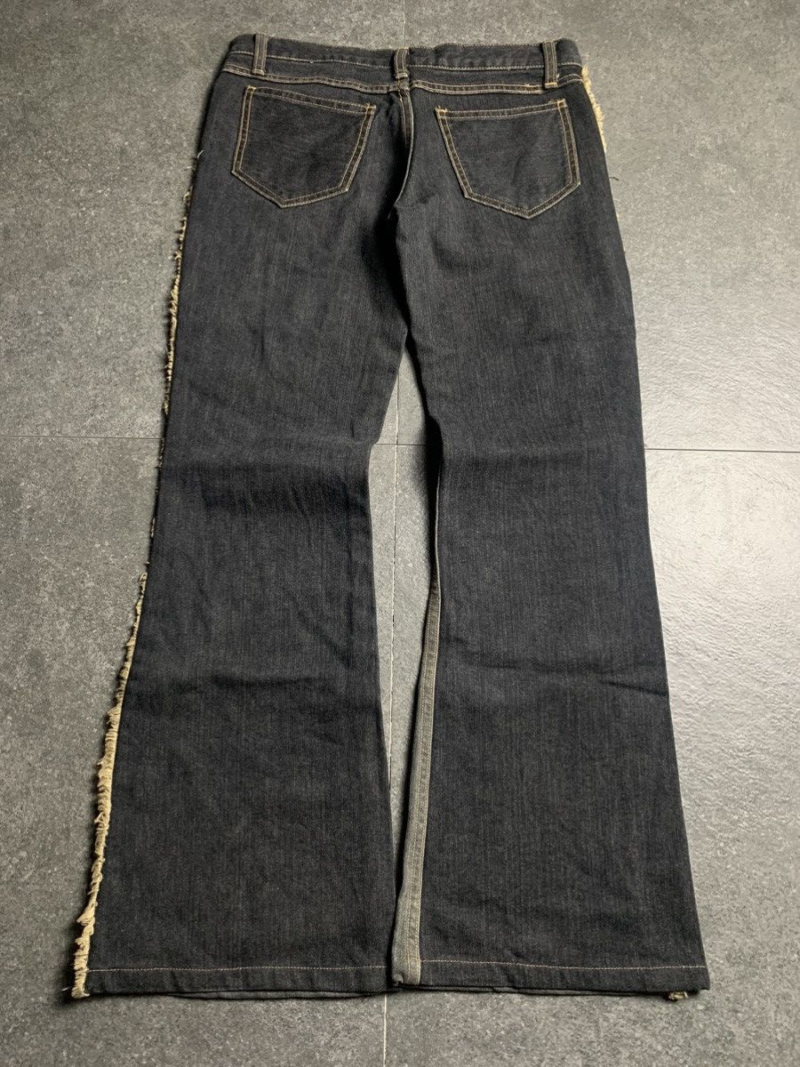 If Six Was Nine × Japanese Brand × Le Grande Bleu (L.G.B.) 2000s Coi Girl Magic Dual Tone Frayed-Seam Flared Jeans Size US 28 / EU 44 - 9 Thumbnail