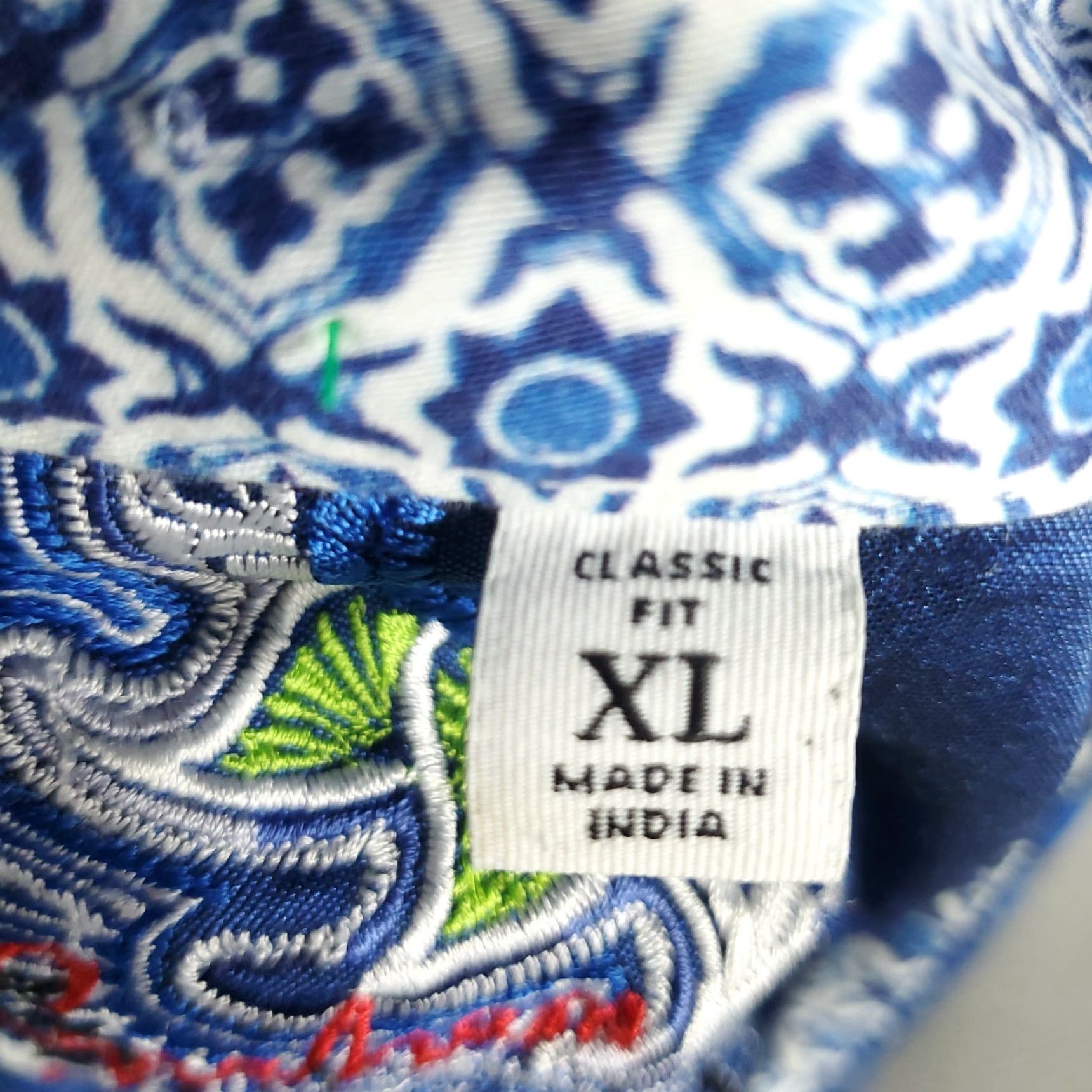 Robert Graham Robert Graham Shirt Mens XL Blue Check Button-Up Long Sleeve Classic Fit Button Up T-Shirt? Size US XL / EU 56 / 4 - 8 Thumbnail