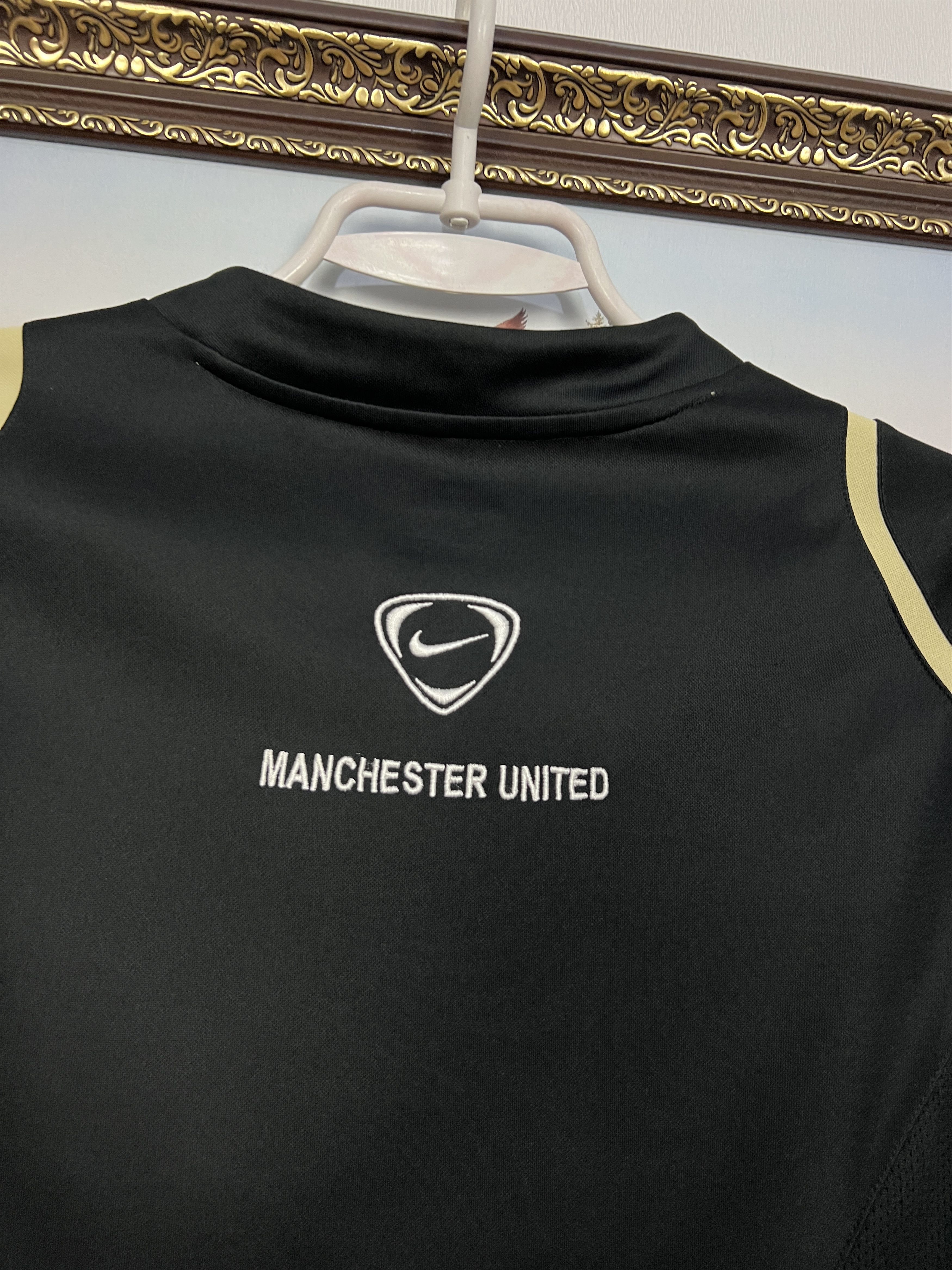 Nike Manchester United Football Train Vest Shirt Soccer Jersey Size US S / EU 44-46 / 1 - 9 Thumbnail
