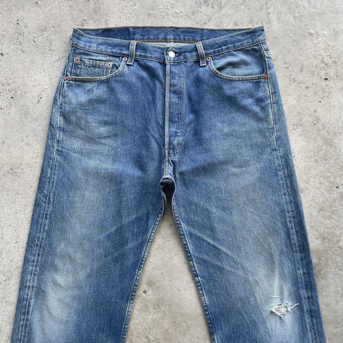 Levi's Vintage Clothing 90s Levi’s 501 USA Vintage Faded Jeans Distressed Pants W36 Size US 36 / EU 52 - 3 Thumbnail
